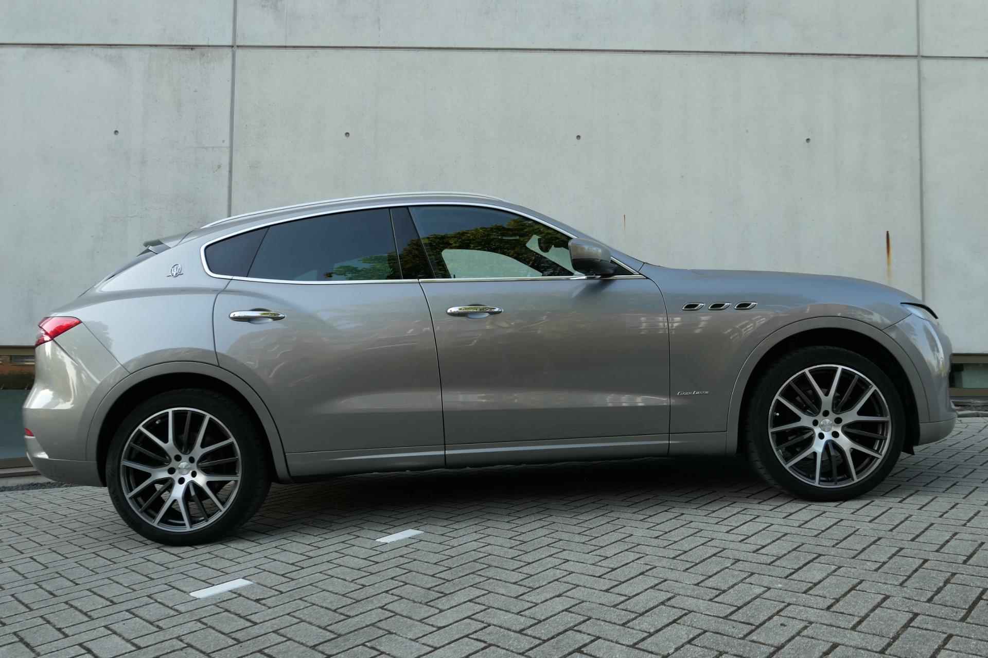 Maserati Levante 3.0 V6 AWD Zegna Edition Pano Softclose Memory Carplay Luchtvering - 13/27