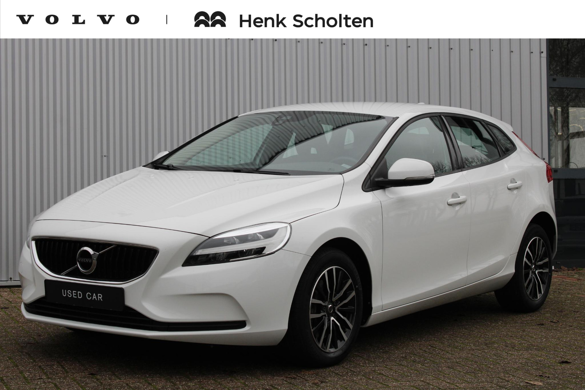 Volvo V40 1.5 T2 Polar+ Navigatie, Verwarmde voorstoelen, Bluetooth, Cruise Control, Climate Control, Regensensor, LED verlichting, 16" Lichtmetalen velgen,