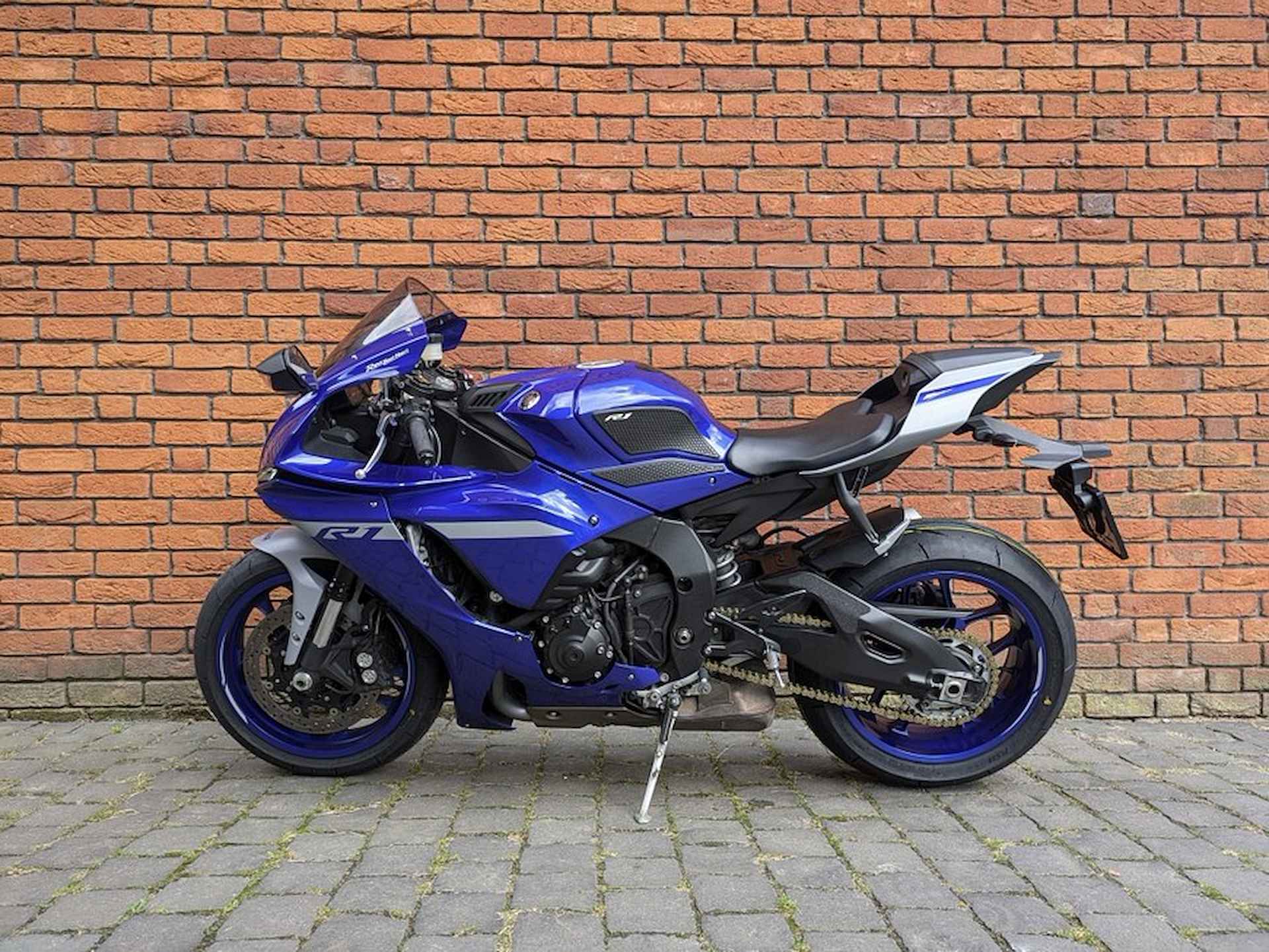 Yamaha YZF-R1 - 4/10