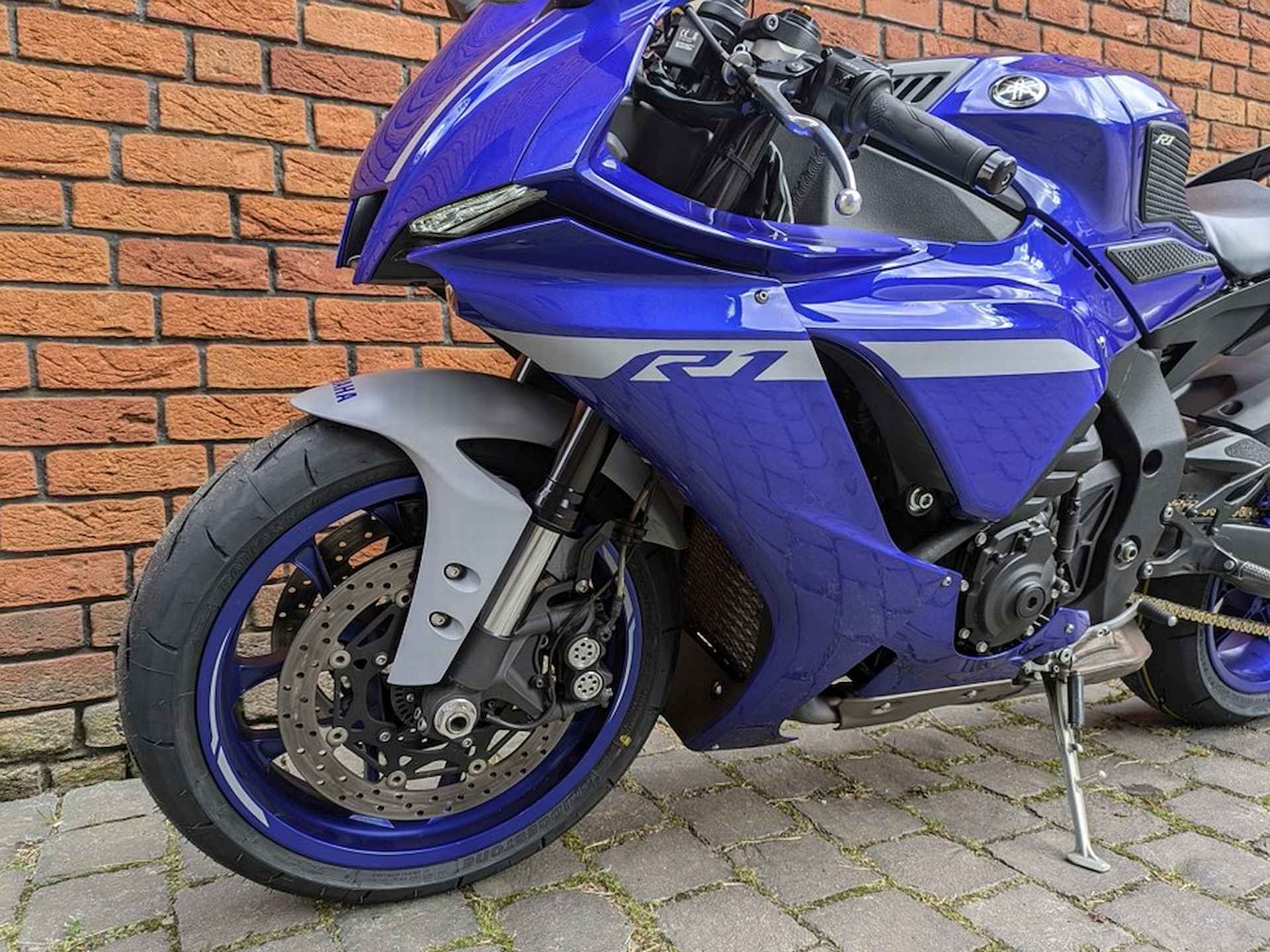 Yamaha YZF-R1 - 5/10