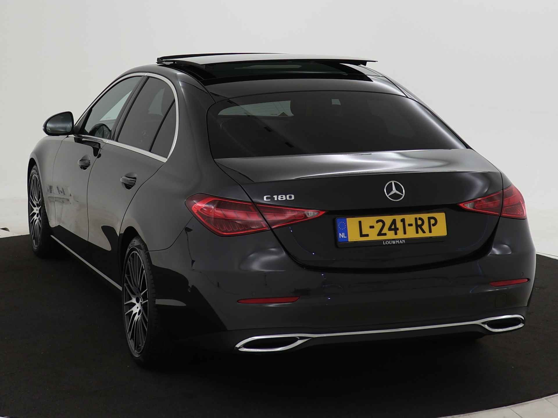 Mercedes-Benz C-Klasse 180 Luxury Line | Panoramadak | Stoelverwarming | Parkeersensoren + Camera | Elektrische achterklep | Inclusief 24 maanden Certified garantie | - 18/44
