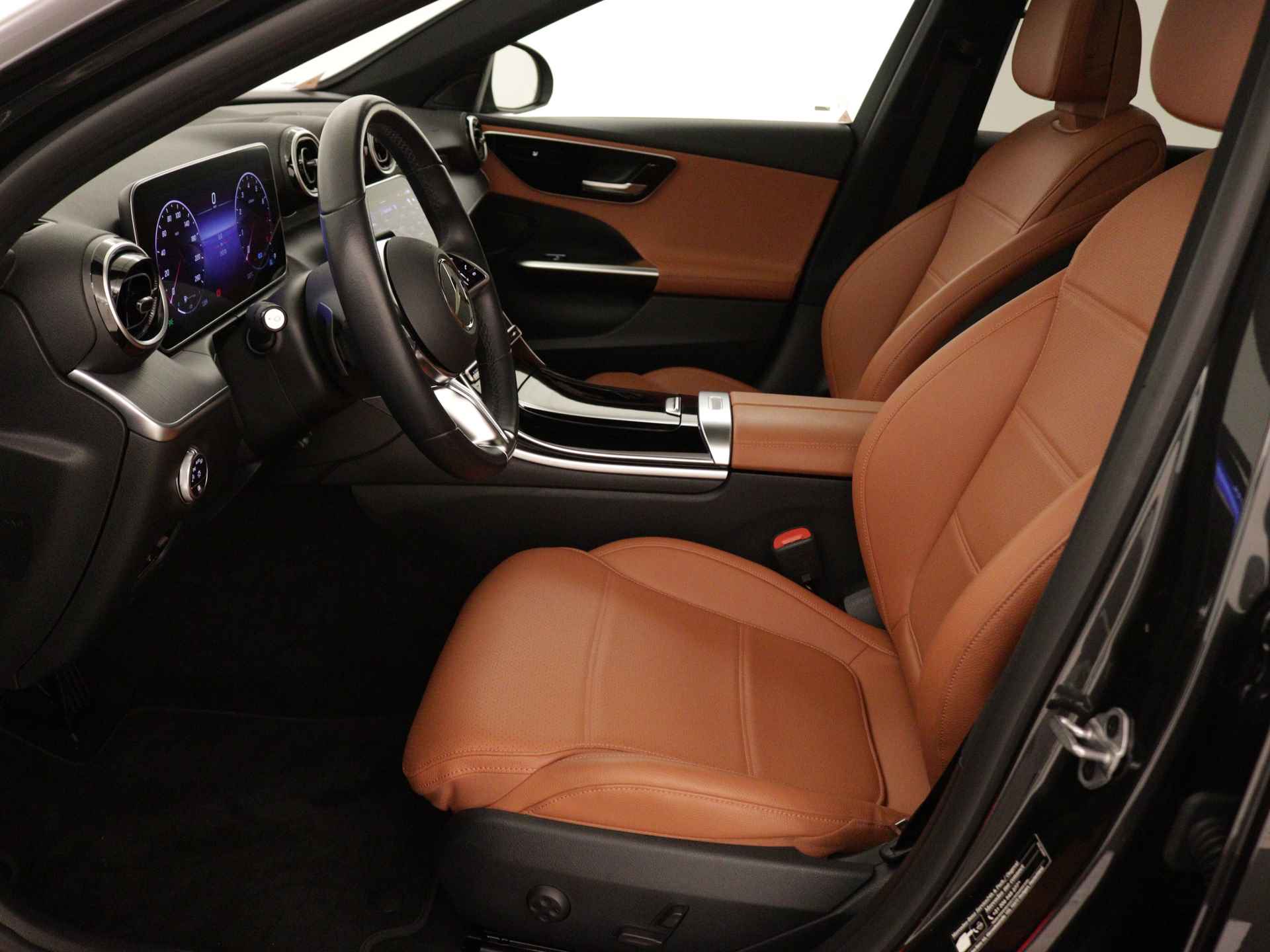 Mercedes-Benz C-Klasse 180 Luxury Line | Panoramadak | Stoelverwarming | Parkeersensoren + Camera | Elektrische achterklep | Inclusief 24 maanden Certified garantie | - 21/44