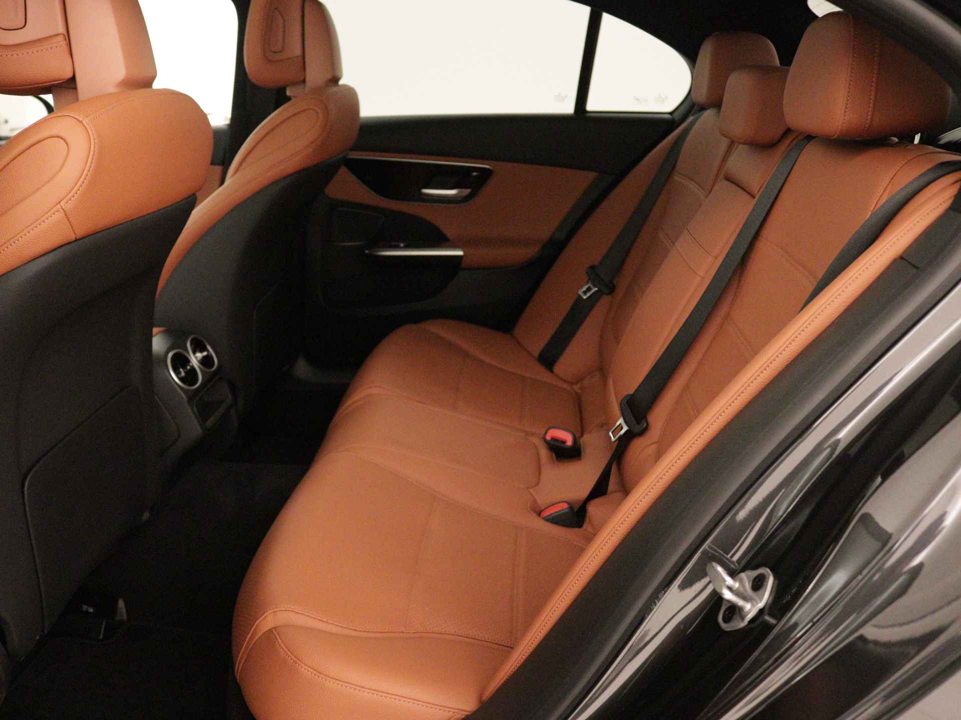 Mercedes-Benz C-Klasse 180 Luxury Line | Panoramadak | Stoelverwarming | Parkeersensoren + Camera | Elektrische achterklep | Inclusief 24 maanden Certified garantie | - 22/44