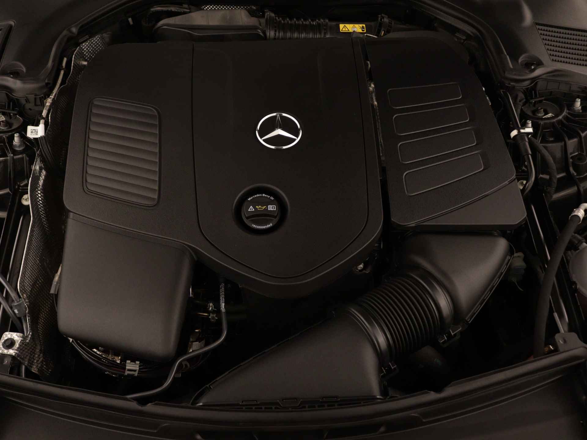Mercedes-Benz C-Klasse 180 Luxury Line | Panoramadak | Stoelverwarming | Parkeersensoren + Camera | Elektrische achterklep | Inclusief 24 maanden Certified garantie | - 41/44