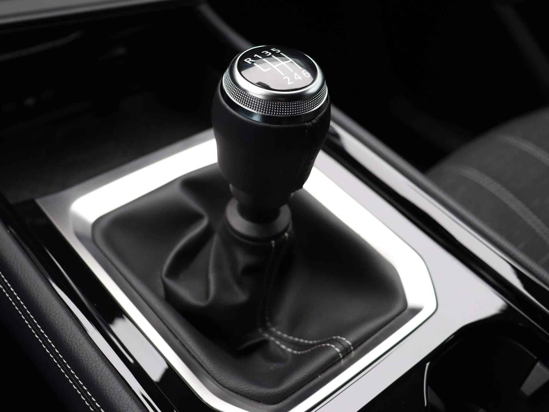Renault Austral Mild Hybrid Advanced 130pk Techno | 360 graden camera | Dodehoeksensor | Climate control | Apple Carplay / Android Auto | - 18/40