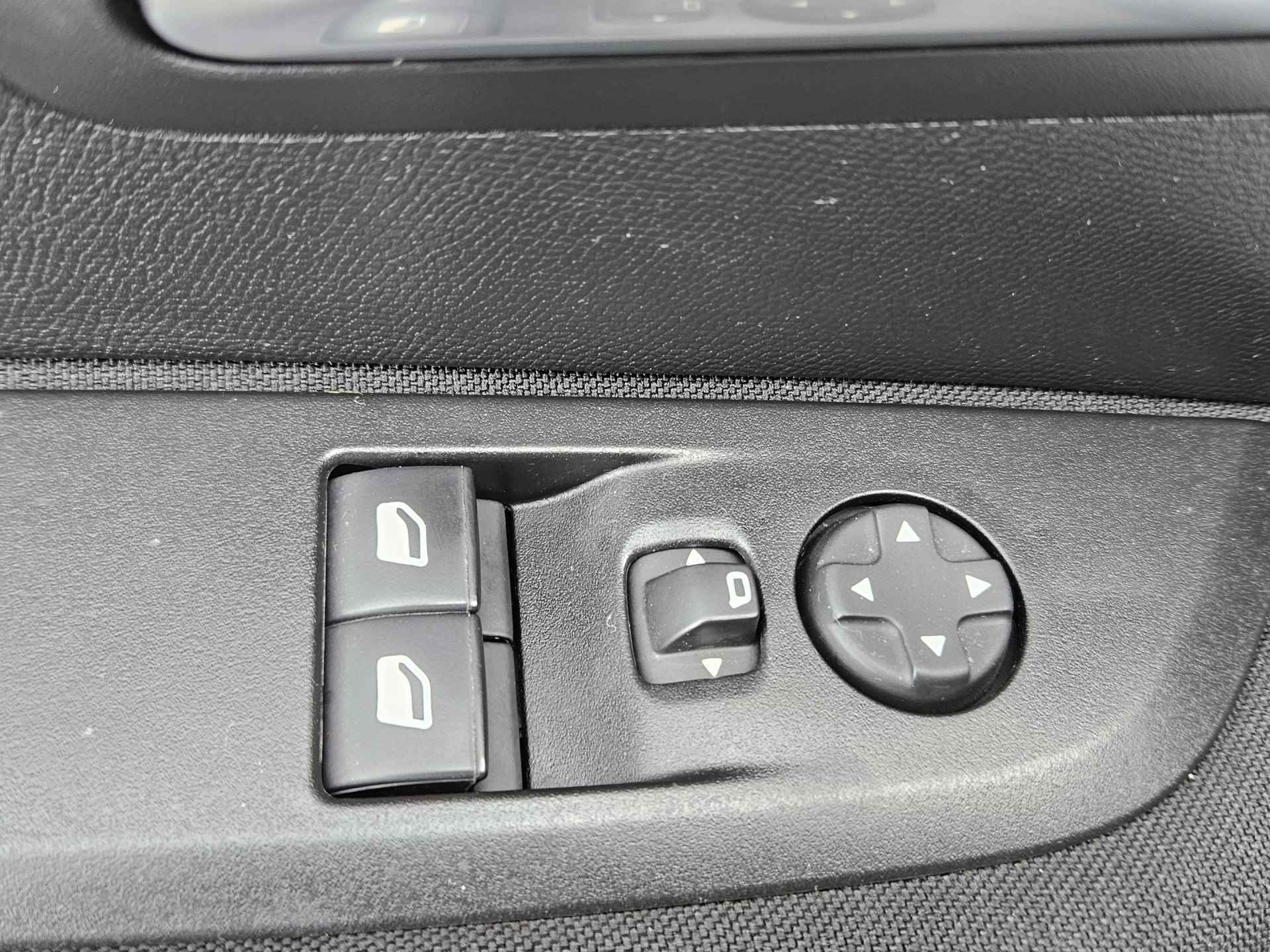 Peugeot 208 1.2 PureTech Active 100 PK Navigatie via Apple Carplay en Android Auto | Parkeersensoren | Bluetooth | - 24/33