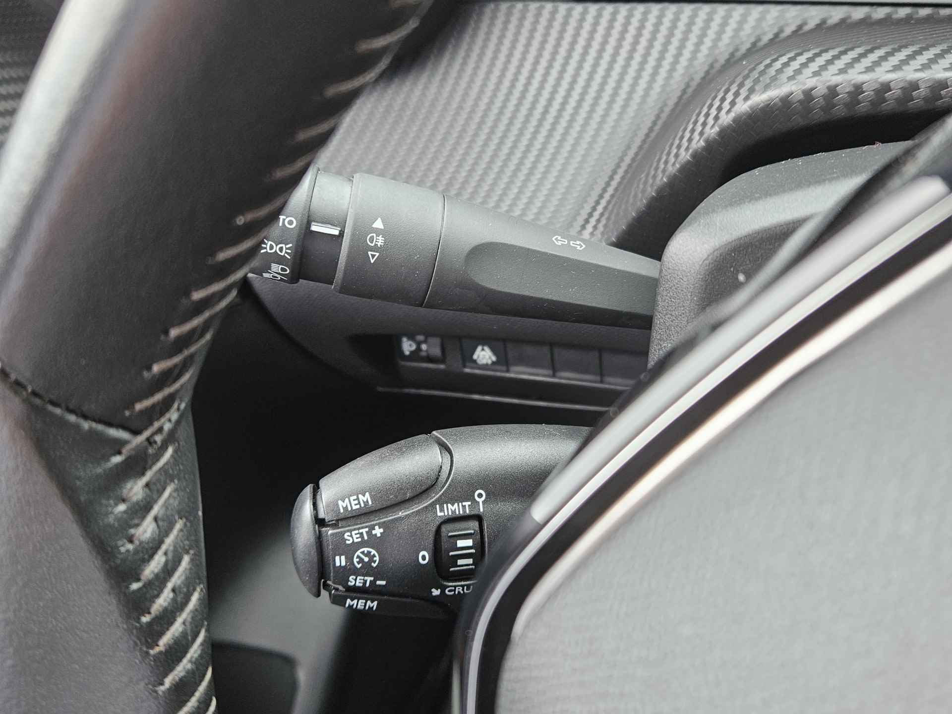 Peugeot 208 1.2 PureTech Active 100 PK Navigatie via Apple Carplay en Android Auto | Parkeersensoren | Bluetooth | - 26/33