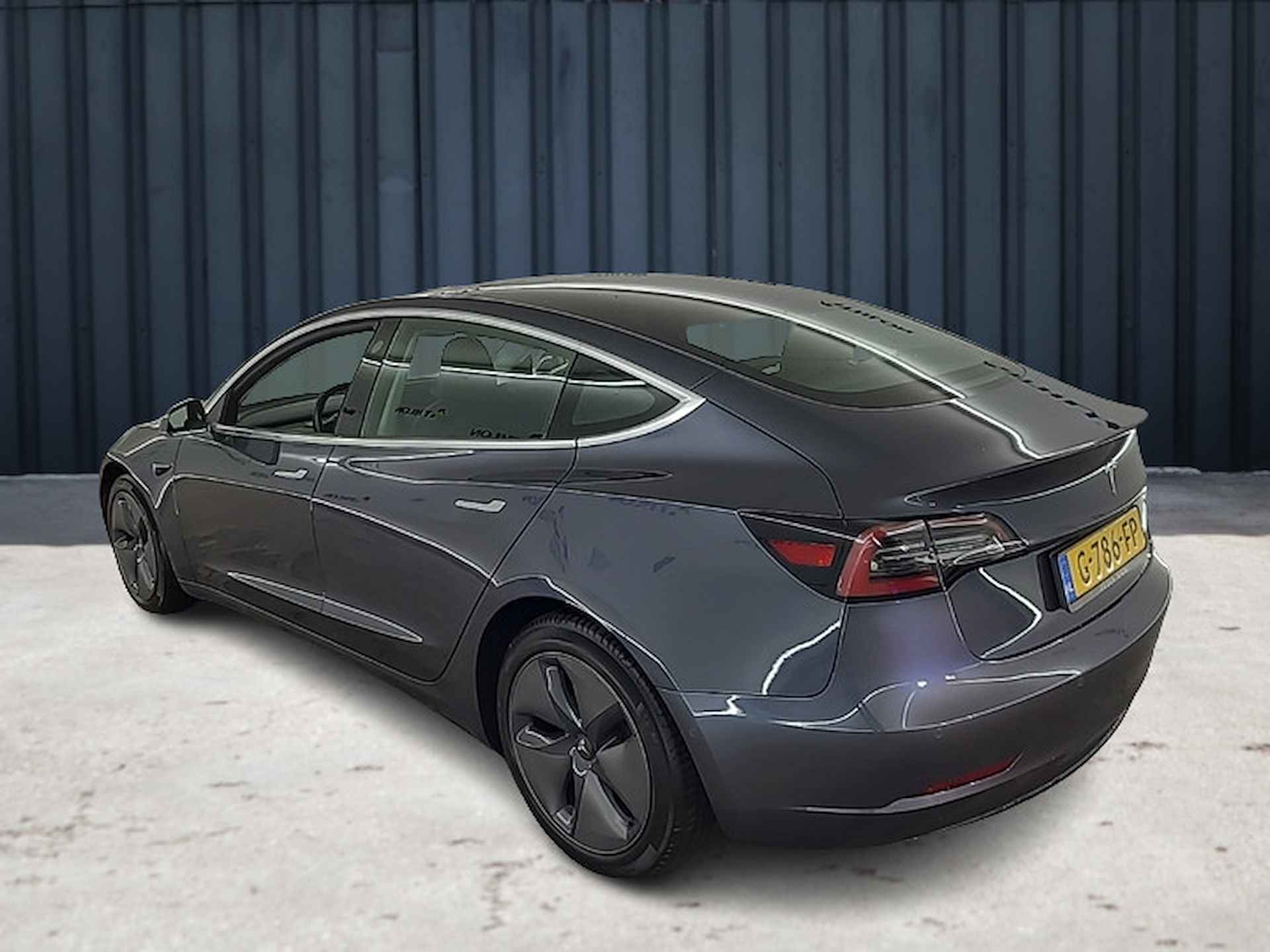 Tesla Model 3 Long Range AWD 75 kWh (461 PK) 1e-Eig, Tesla-Dealer-Onderh, 12-Mnd-BOVAG, NL-Auto, Panoramadak, Leer, Autopilot, Keyless-Entry/Start, Achteruitrijcamera, Parkeersensoren, Bluetooth, Premium-Audio, Stoelverwarming-V+A, DAB, Licht-Zicht-Pakket, Lm-Velgen-18Inch, Privacy-Glas - 5/19