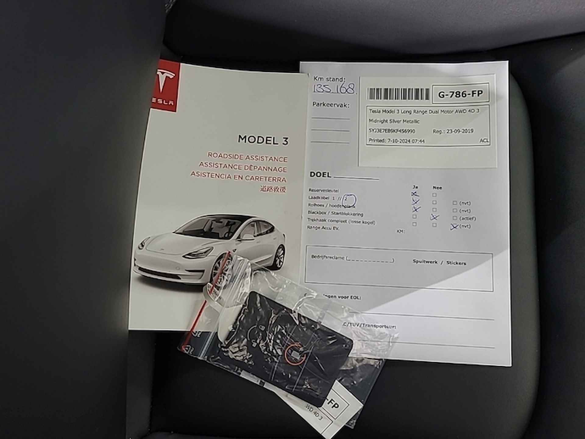 Tesla Model 3 Long Range AWD 75 kWh (461 PK) 1e-Eig, Tesla-Dealer-Onderh, 12-Mnd-BOVAG, NL-Auto, Panoramadak, Leer, Autopilot, Keyless-Entry/Start, Achteruitrijcamera, Parkeersensoren, Bluetooth, Premium-Audio, Stoelverwarming-V+A, DAB, Licht-Zicht-Pakket, Lm-Velgen-18Inch, Privacy-Glas - 16/20