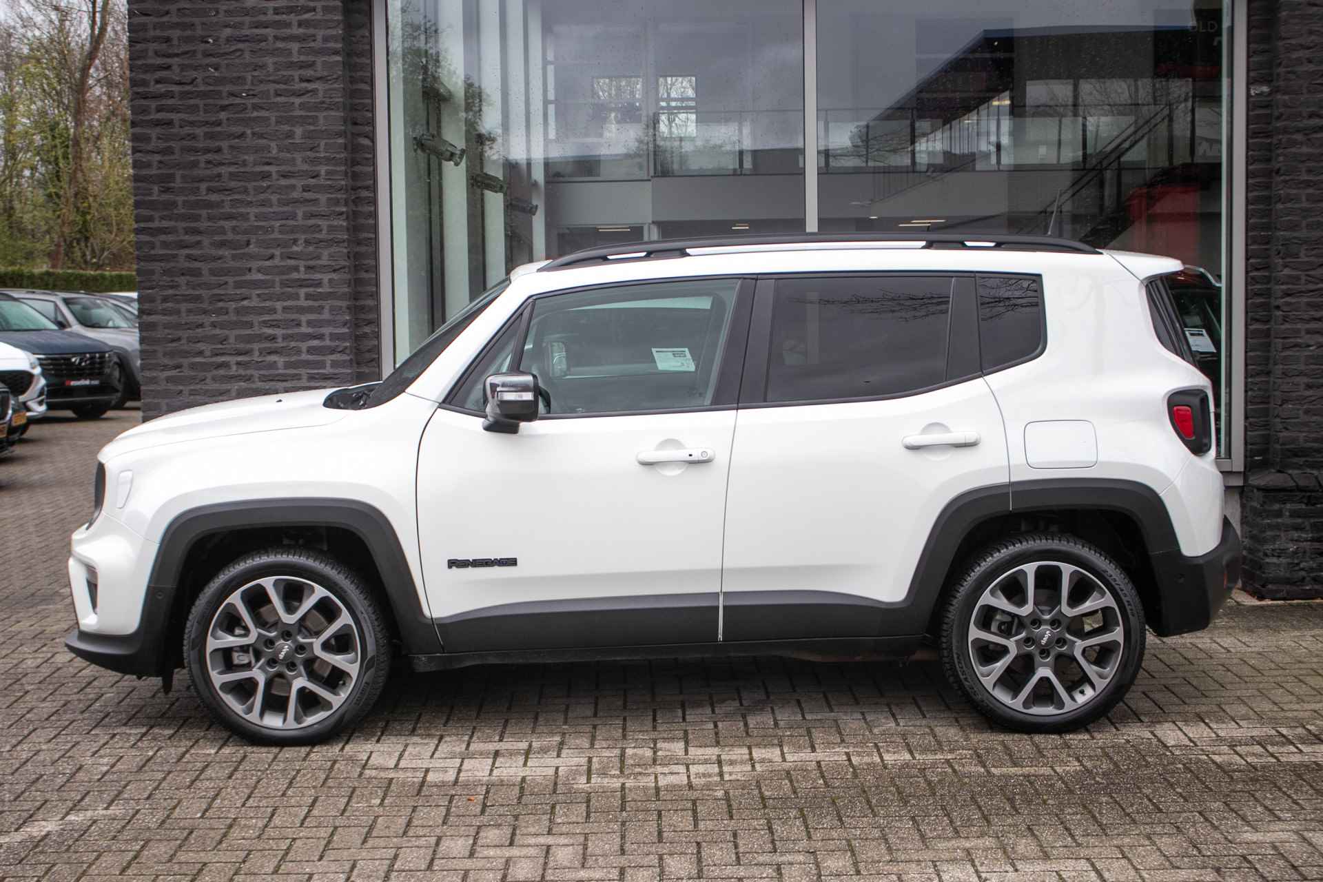 Jeep Renegade 4xe 240 Plug-in Hybrid Electric S - All-in rijklrps | Navi | Cam | Adapt. Cruise - 2/47
