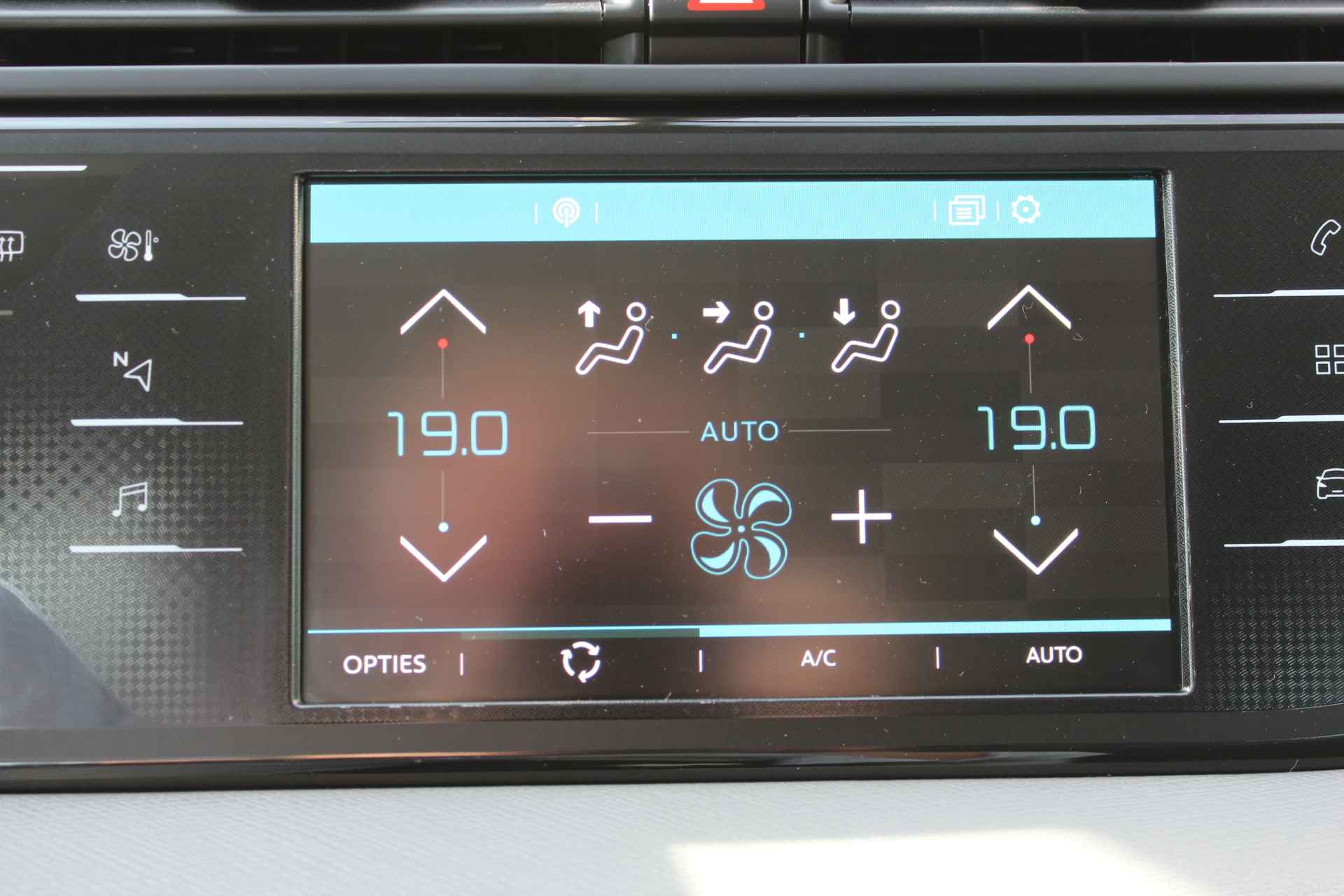 Citroën C4 Grand SpaceTourer 1.2 Pure Tech Business 130 Navigatie, Pdc,LMV,Cruise controle - 26/39