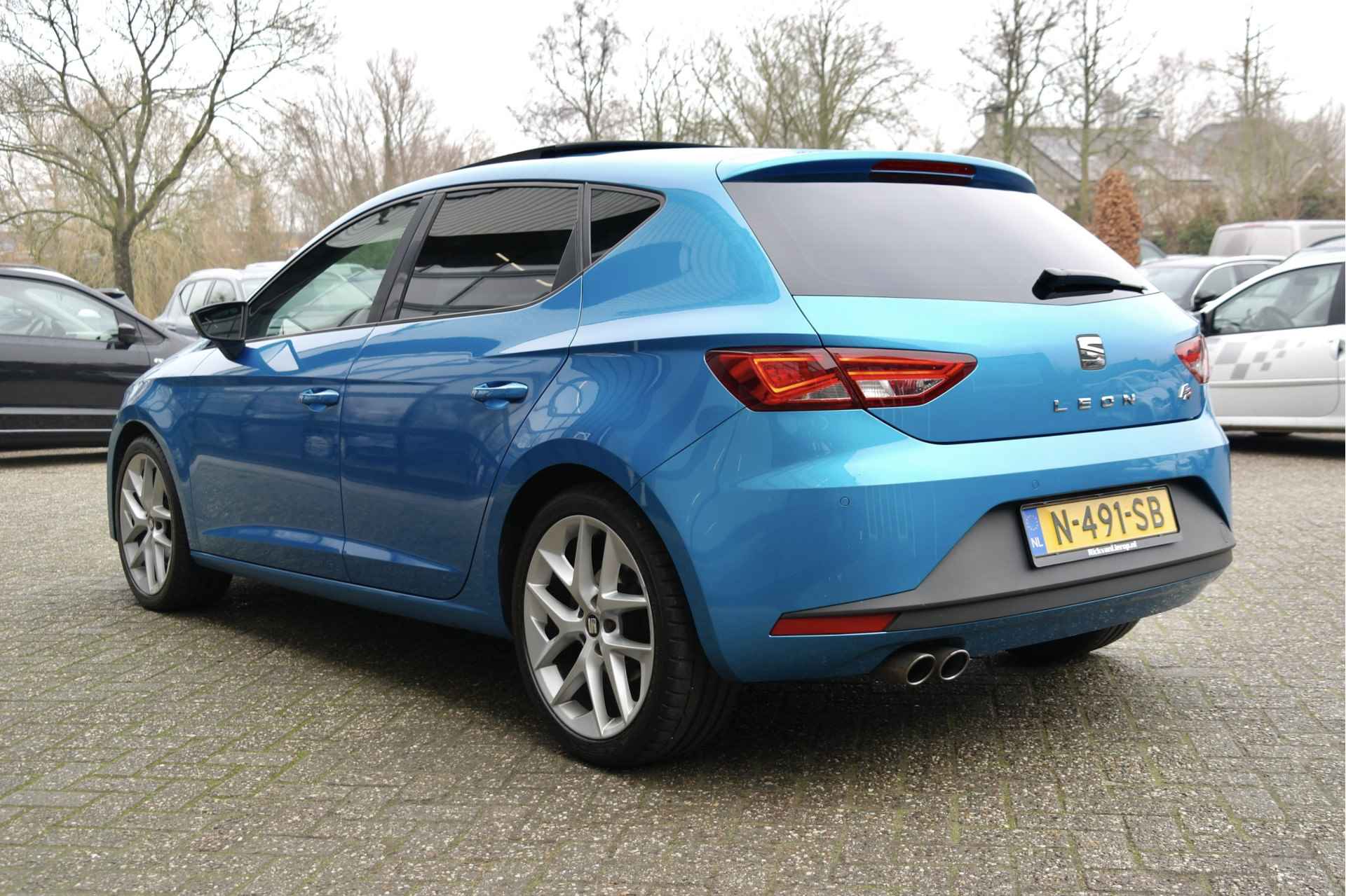 SEAT Leon 1.8 TSI 180 PK FR Business Automaat | Cruise | Pano | Half-Leder | Navi | 18'' - 29/53