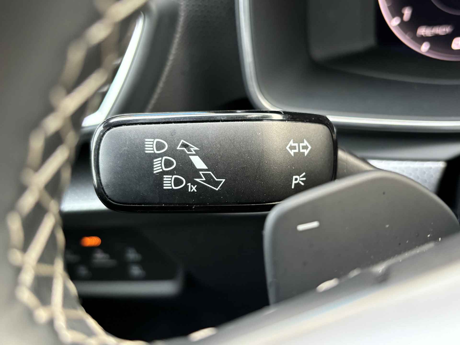 SEAT Leon 1.0 eTSI 110 pk Style Business Intense 7-DSG | Apple Carplay/Android Auto | Camera | Cruise control adaptief | - 19/31