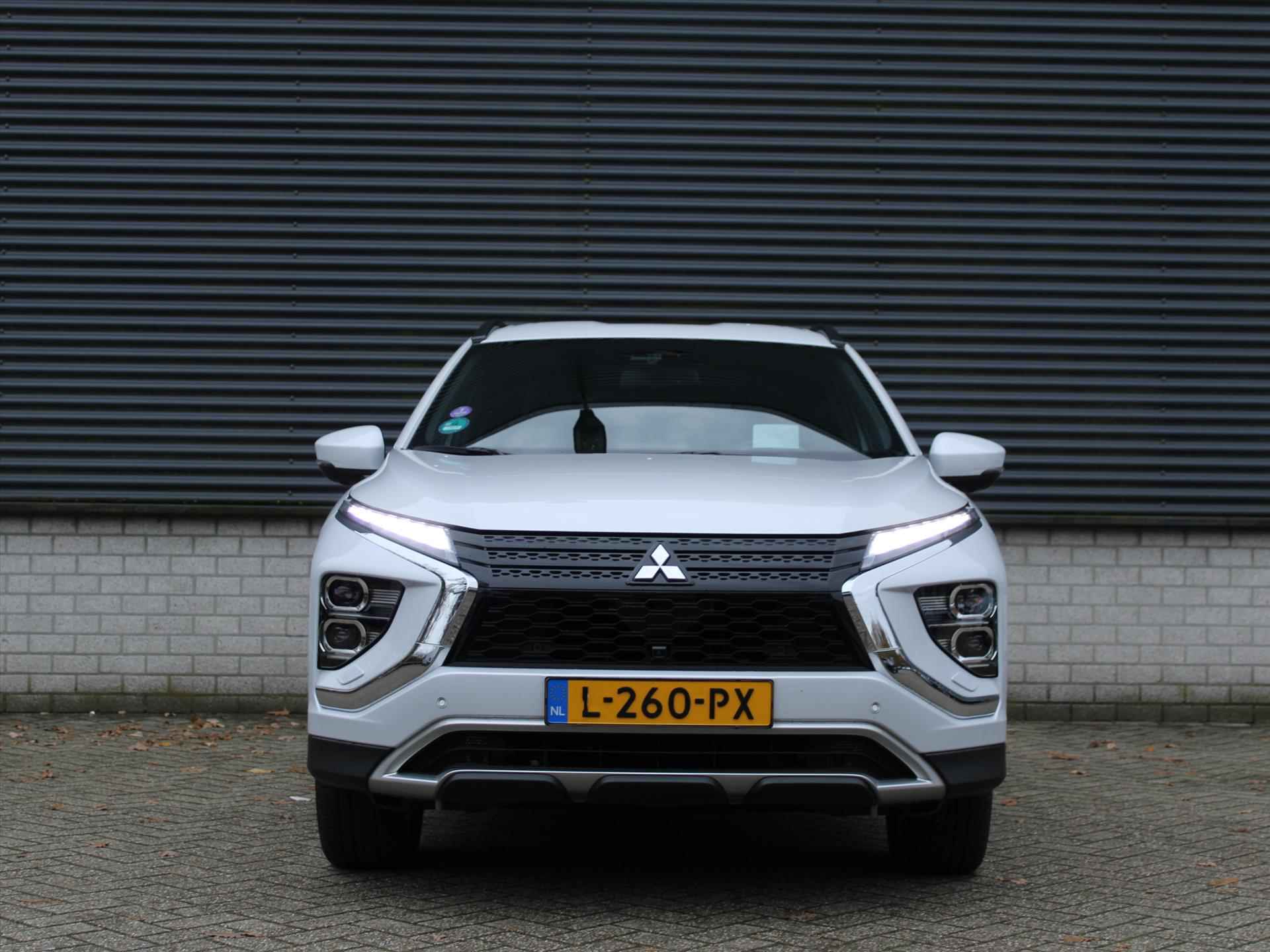 Mitsubishi Eclipse Cross 2.4 PHEV S-AWC 98pk Automaat First Edition | Trekhaak | Head-Up | Navigatie | Stoelverwarming | Cruise Control | Parkeersensoren Voor en Achter - 2/27