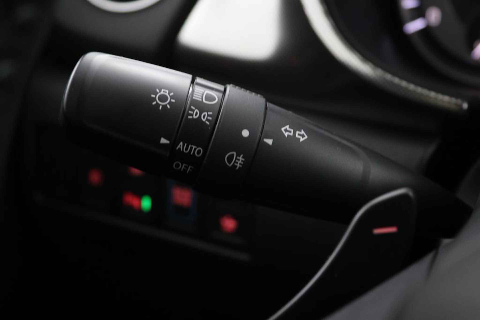 Suzuki Vitara 1.5 Hybrid Style Automaat | Schuif- Kanteldak | Keyless Entry | Parkeersensoren Rondom | Navigatie | 6 Jaar Garantie | - 30/49