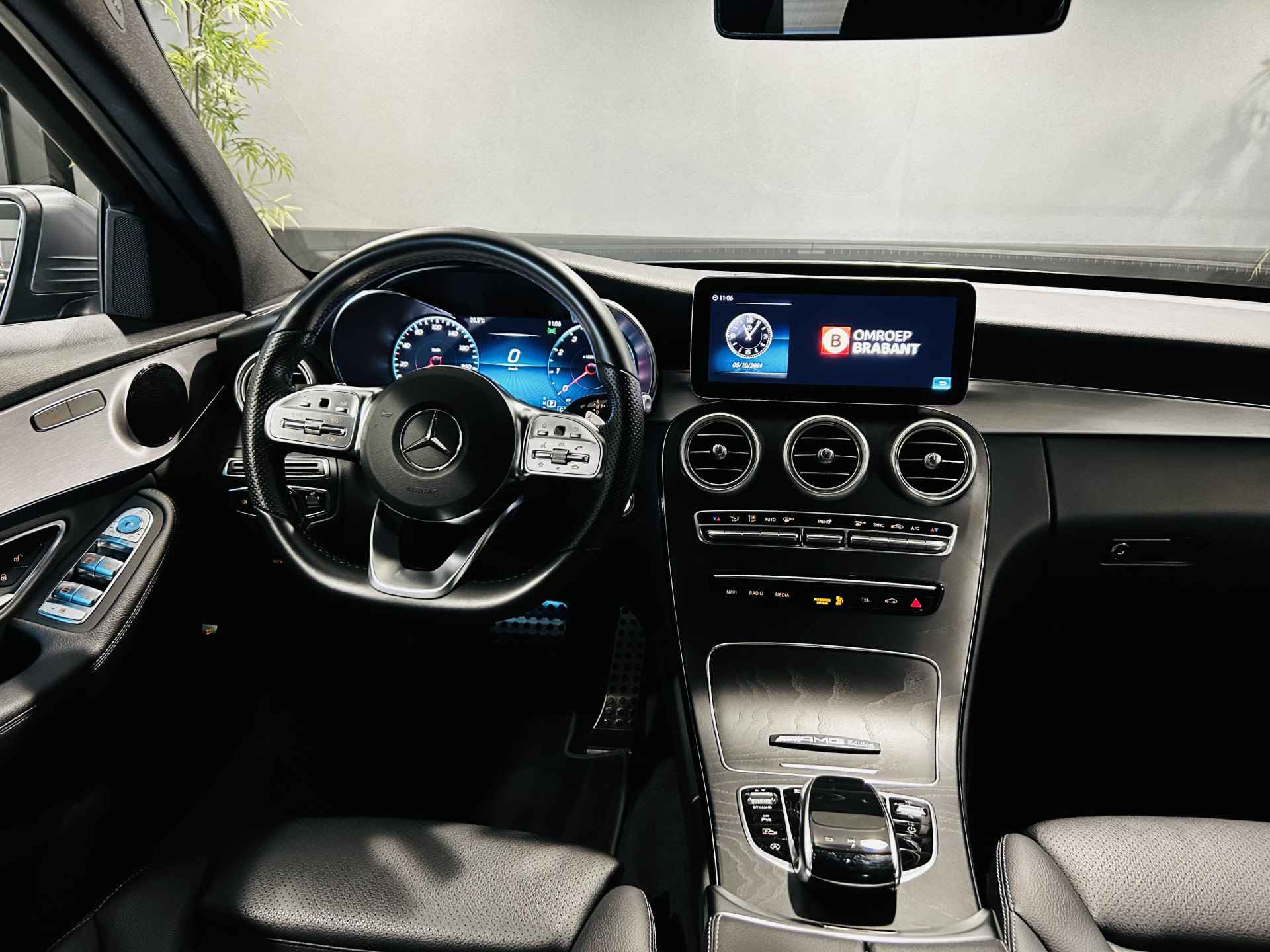 Mercedes-Benz C-Klasse 180 AMG // Panoramadak // Multibeam LED // Sfeerverlichting // Carplay // Digitaal Dashboard // Camera - 4/50