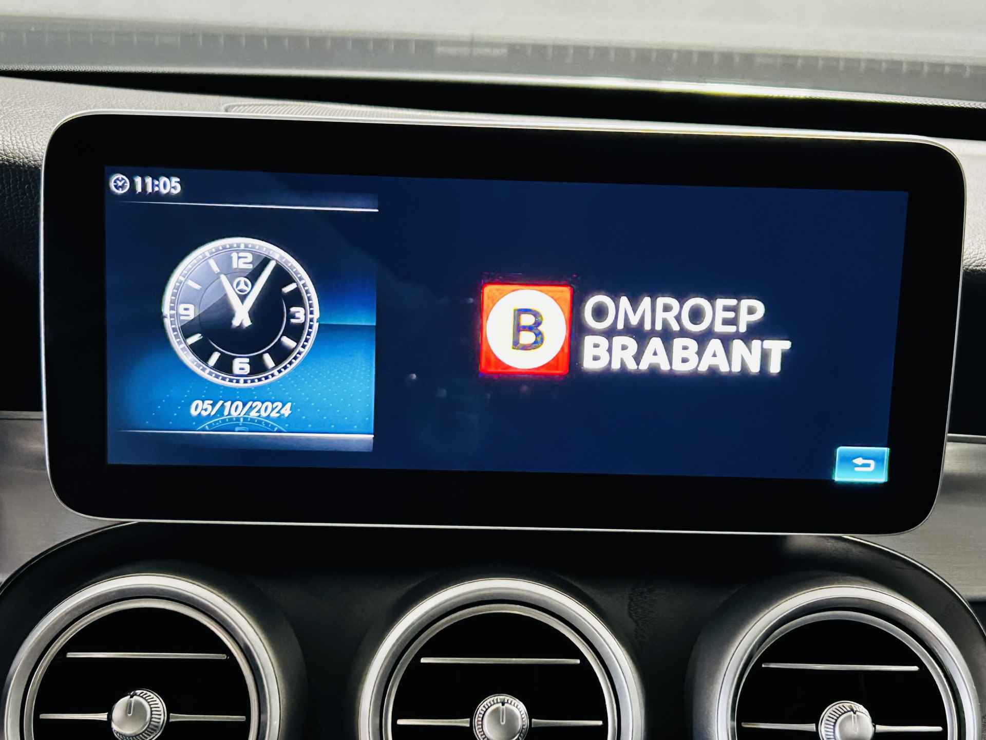 Mercedes-Benz C-Klasse 180 AMG // Panoramadak // Multibeam LED // Sfeerverlichting // Carplay // Digitaal Dashboard // Camera - 42/50