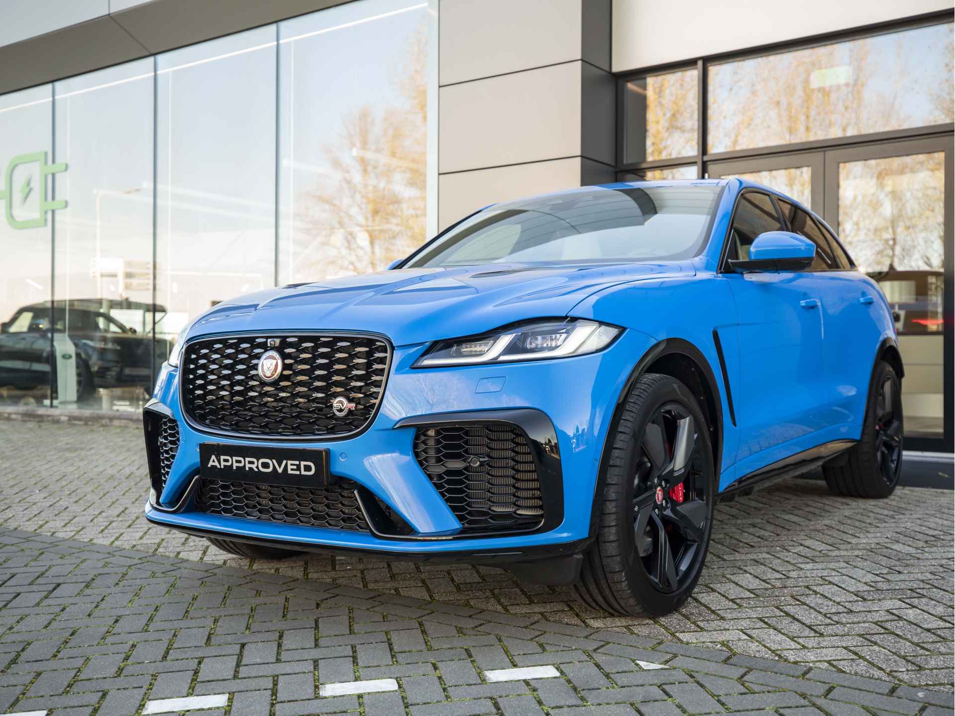 Jaguar F-Pace P550 5.0 AWD V8 SVR Origineel NL | BTW auto |  Fabrieksgarantie tot juni 2027 | 550pk 5.0 V8  | Performance Seats | 22" velgen SVR | - 16/71