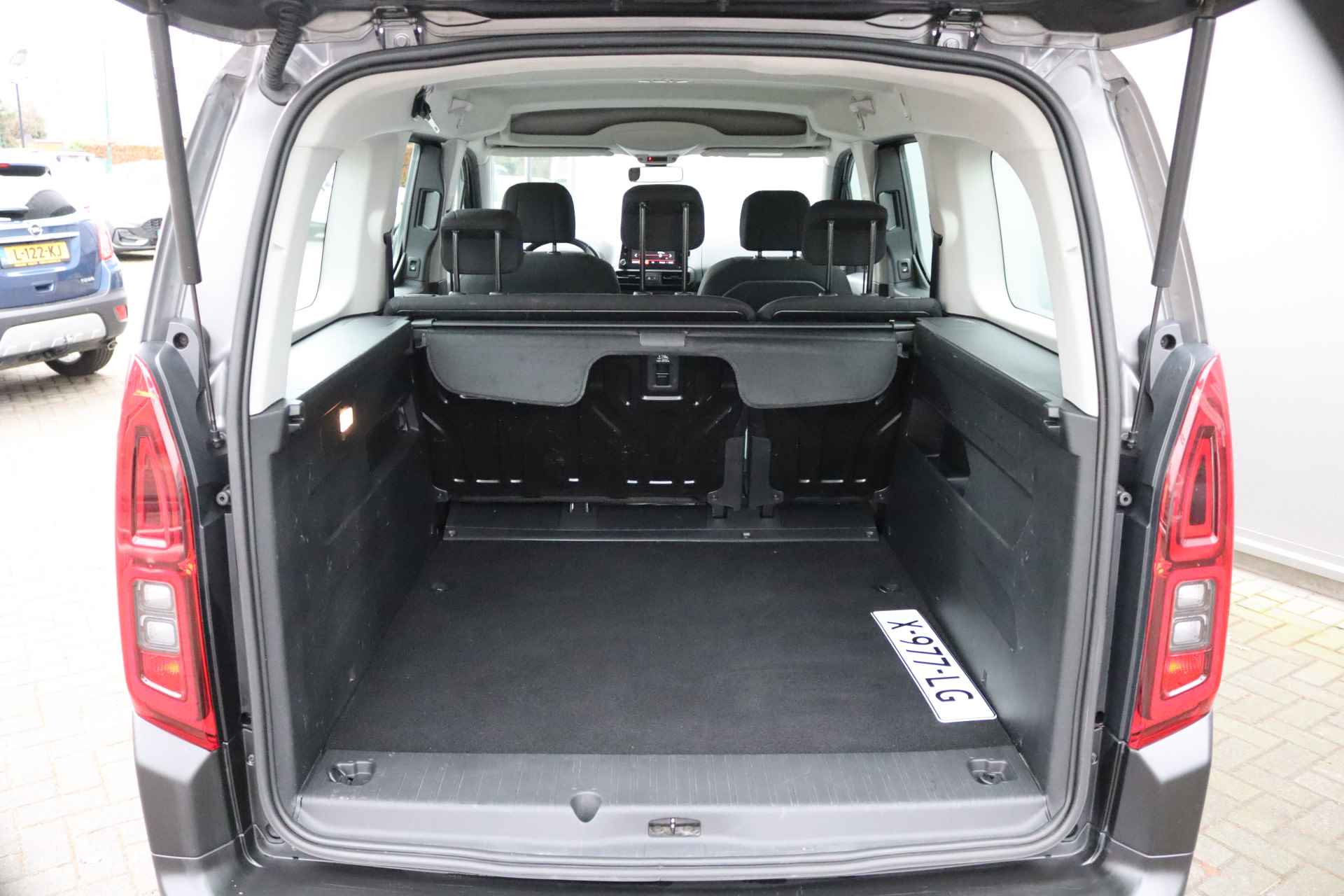 Citroën Berlingo XL 1.2 PureT. 130PK Automaat Feel Carplay-Android/Parkeerhulp/Trekhaak/Cruise-control - 24/27