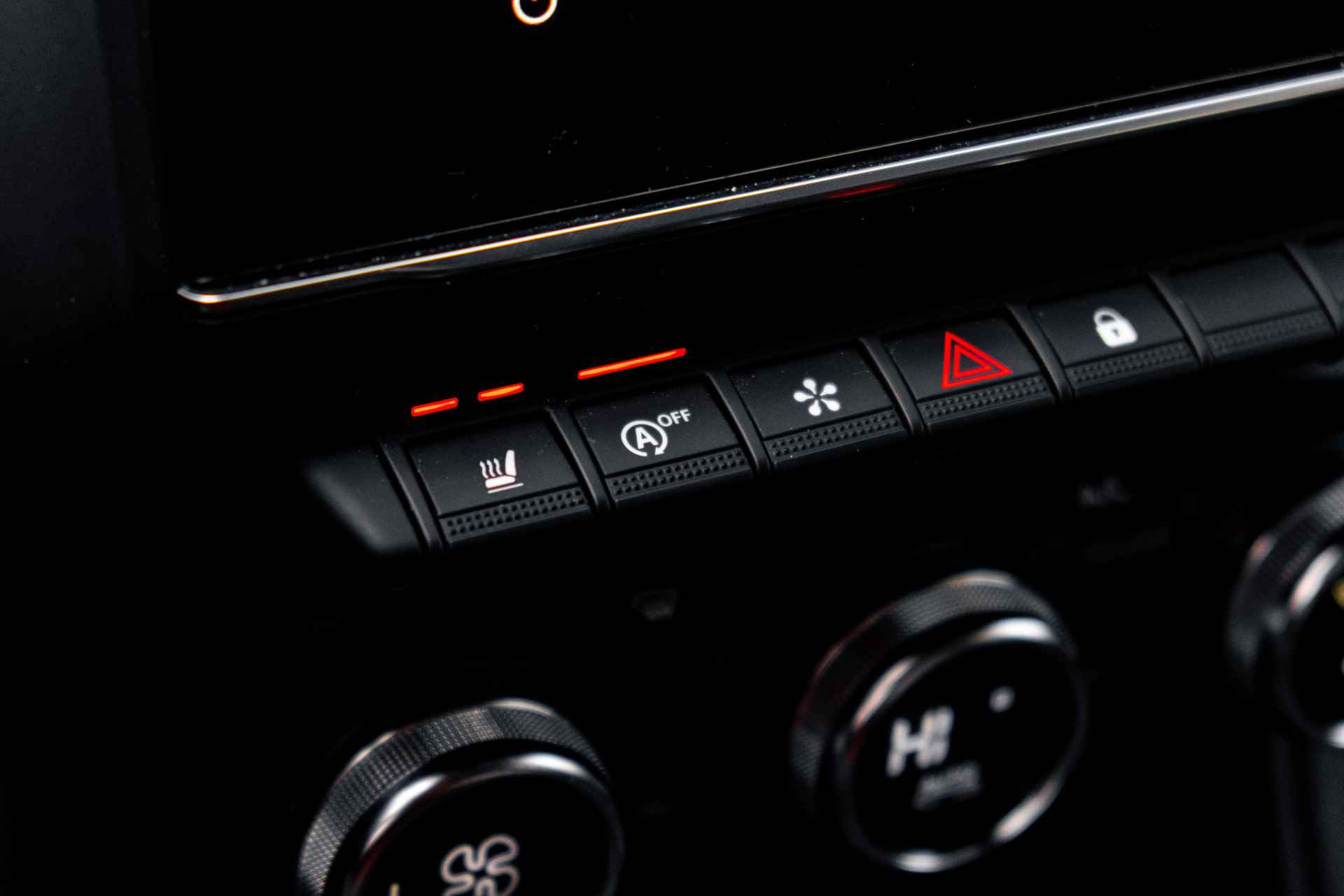 Renault Captur 1.3 TCe 140 Intens | 360 camera | Stuur en stoelverwarming | | incl. Bovag rijklaarpakket met 12 maanden garantie - 47/60
