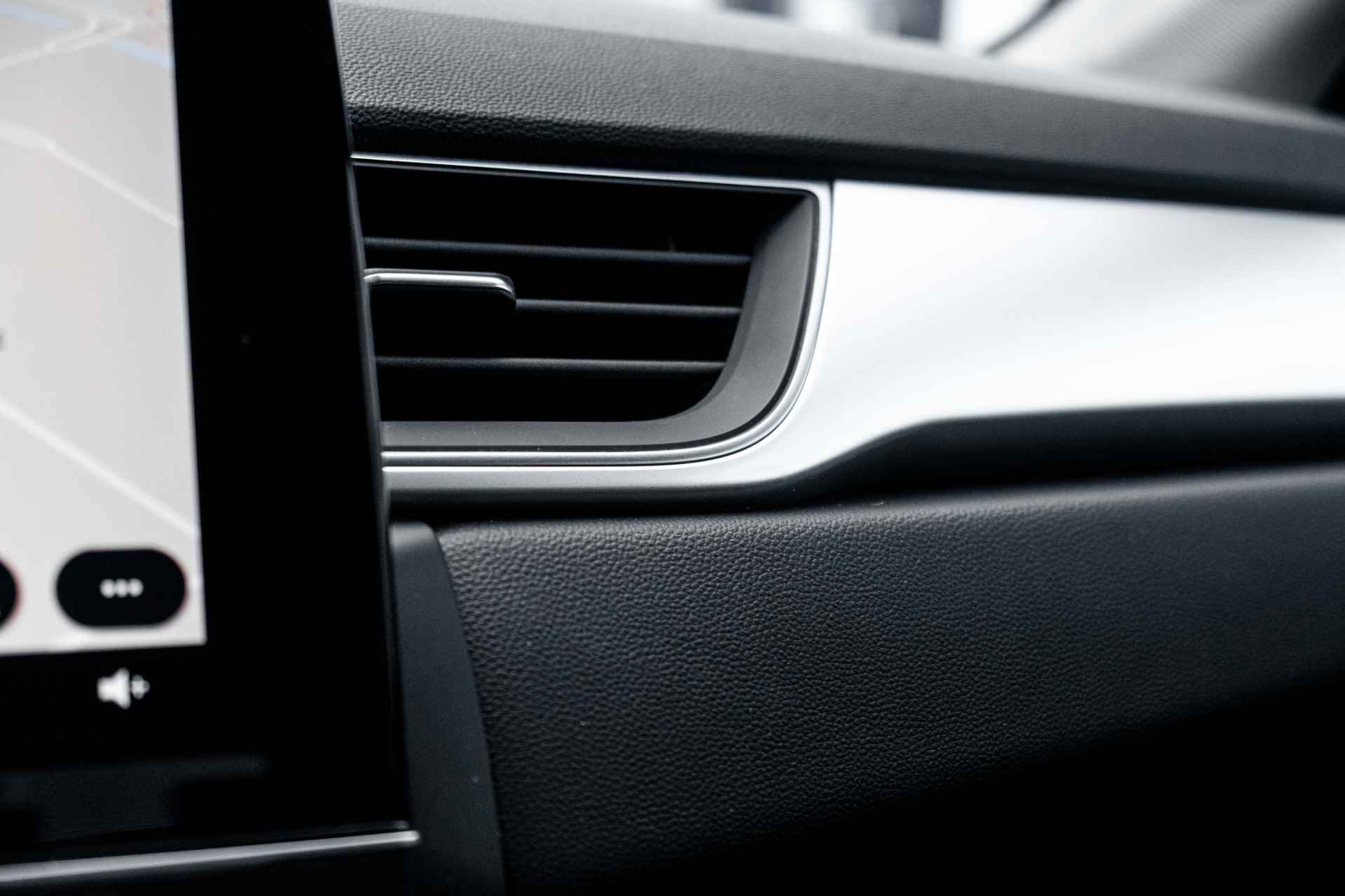 Renault Captur 1.3 TCe 140 Intens | 360 camera | Stuur en stoelverwarming | | incl. Bovag rijklaarpakket met 12 maanden garantie - 48/60