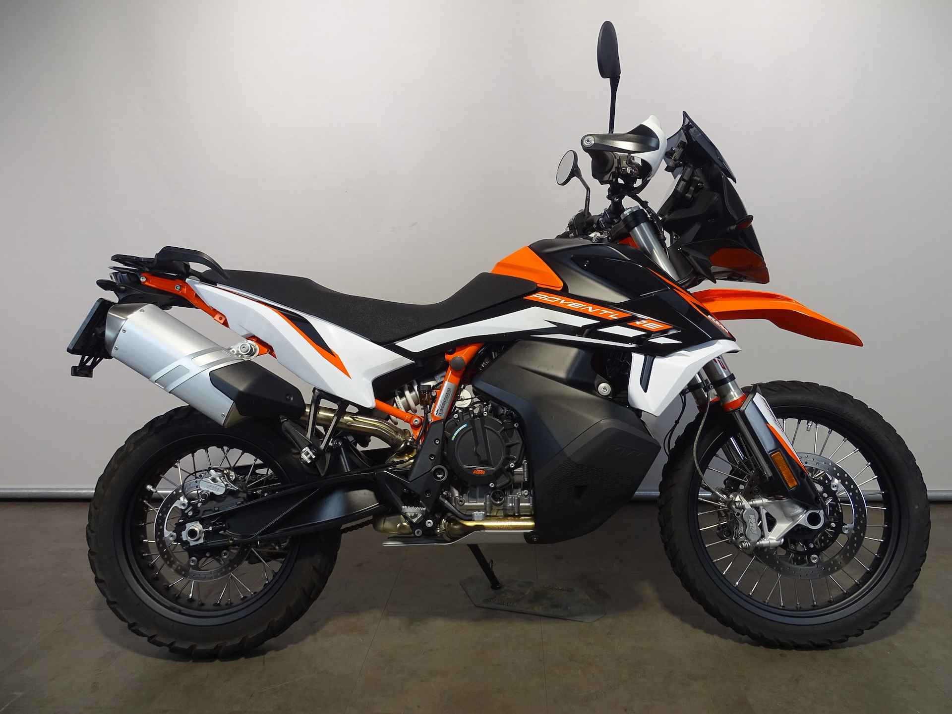 KTM 890 ADVENTURE R - 1/8