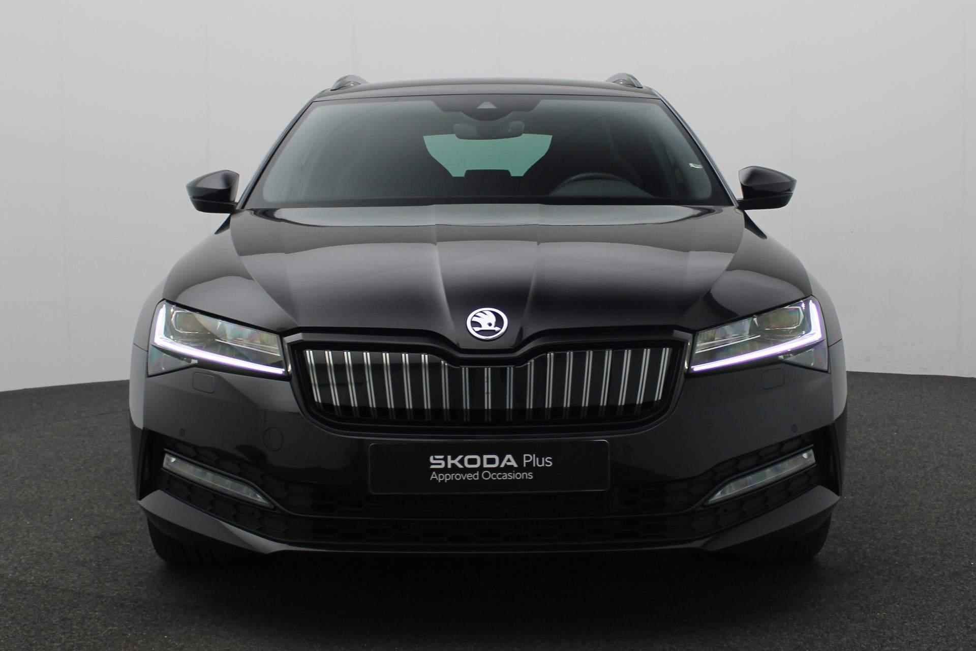 Skoda Superb Combi 1.4 TSI 218PK DSG iV Sportline Business | Matrix LED | Keyless | Adaptief onderstel | 19 inch | Navi | Camera - 18/44