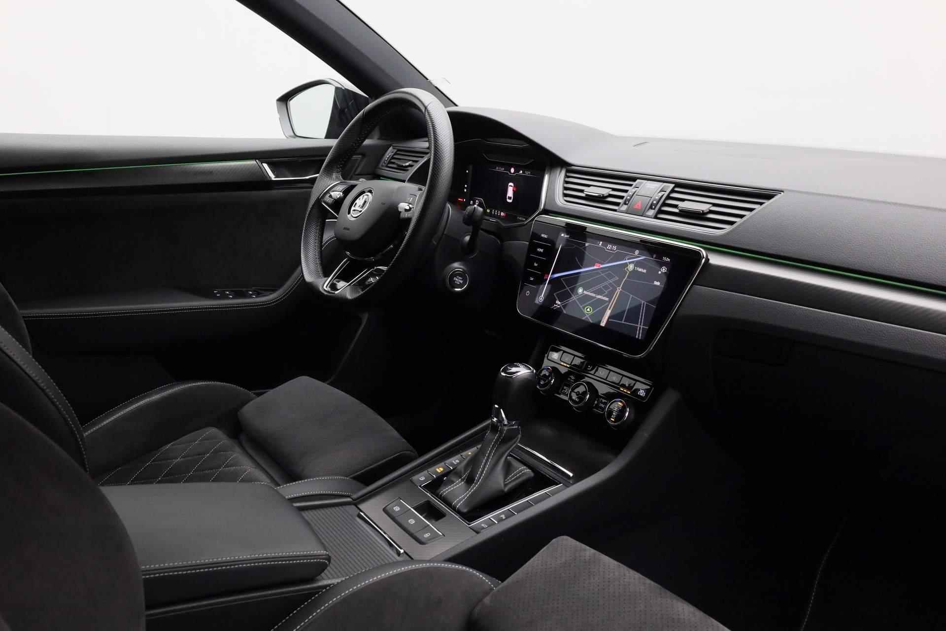 Skoda Superb Combi 1.4 TSI 218PK DSG iV Sportline Business | Matrix LED | Keyless | Adaptief onderstel | 19 inch | Navi | Camera - 38/44