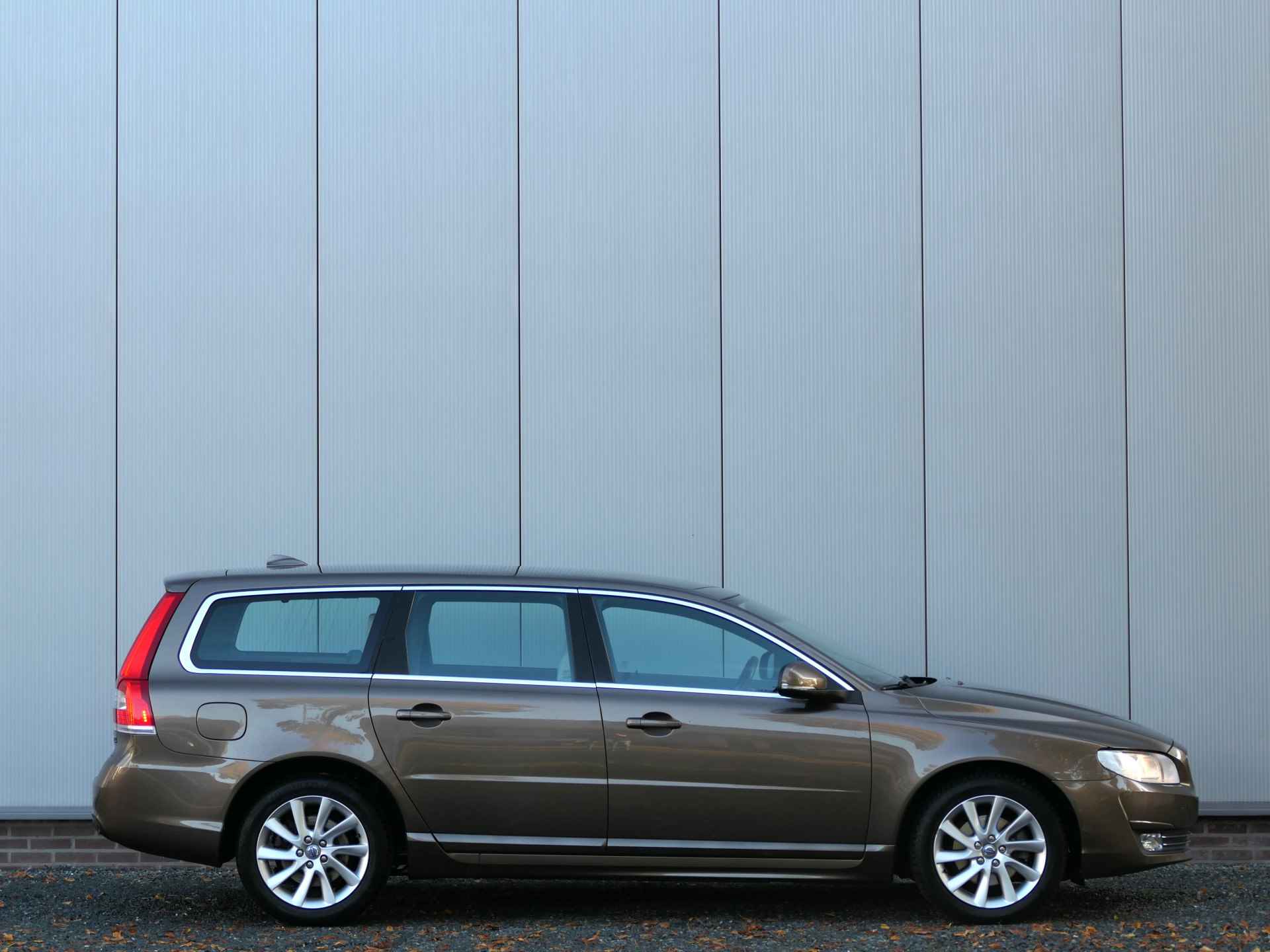 Volvo V70 T4 AUT Nordic+ Navi / Leer / Bluetooth - 6/14