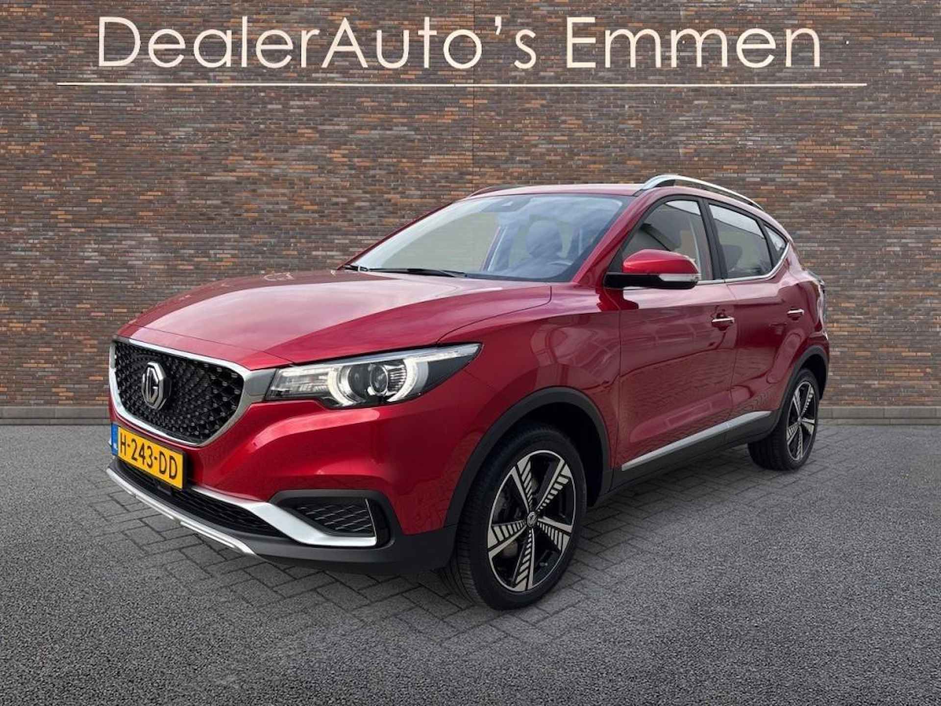 MG ZS EV Luxury 45 kWh LEDER PANODAK LMV NAVIGATIE - 2/39