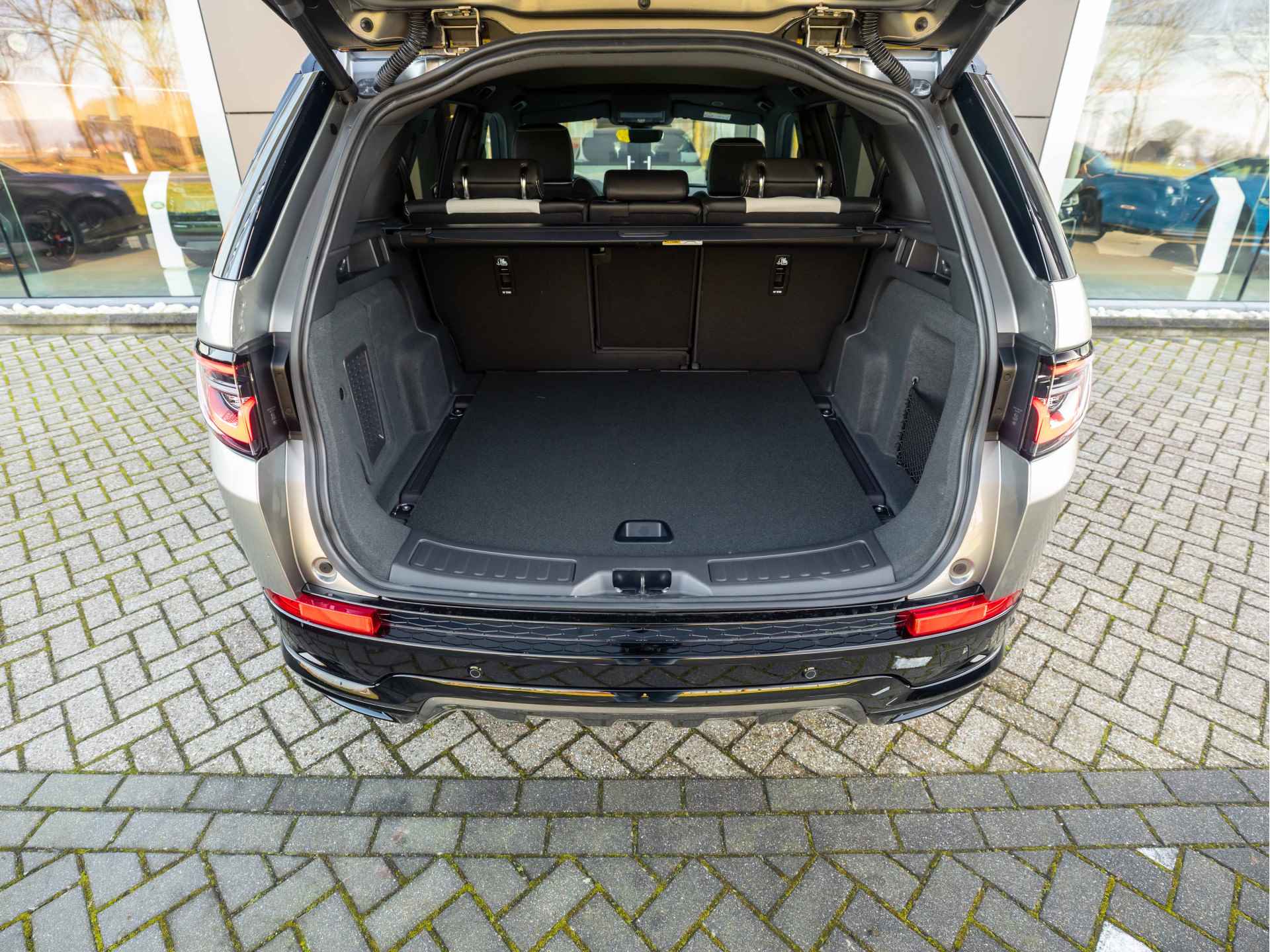 Land Rover Discovery Sport P270e PHEV Dynamic Edition | Light Oyster | 3D Surround Camera | Meridian Surround Audio - 26/59