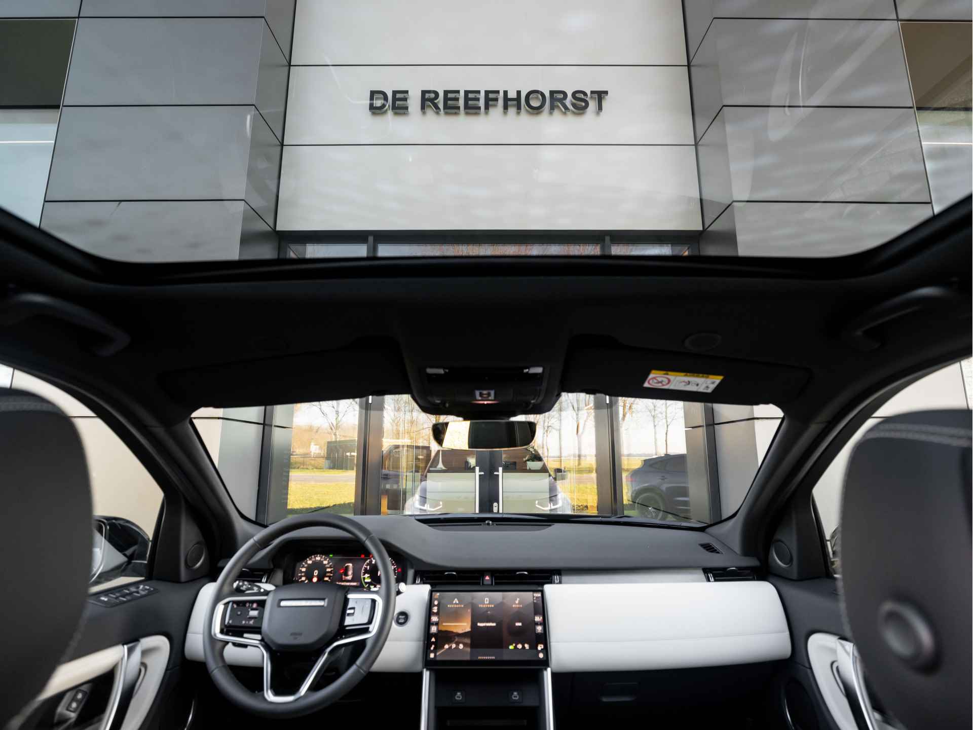 Land Rover Discovery Sport P270e PHEV Dynamic Edition | Light Oyster | 3D Surround Camera | Meridian Surround Audio - 48/59