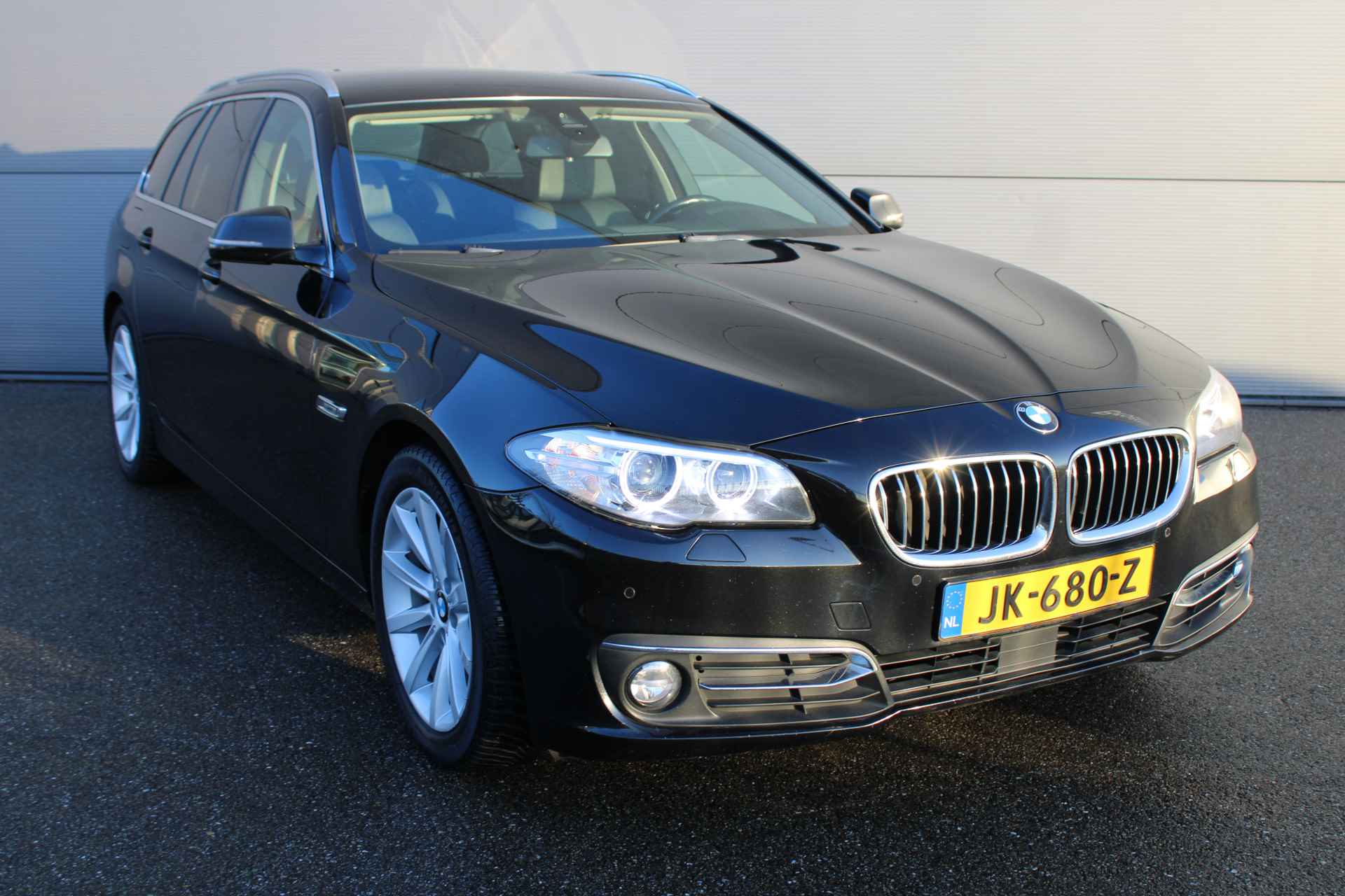 BMW 5 Serie Touring 520i Luxury Edition NAVI | TREKHAAK | PDC voor en achter | LEDER | - 3/30