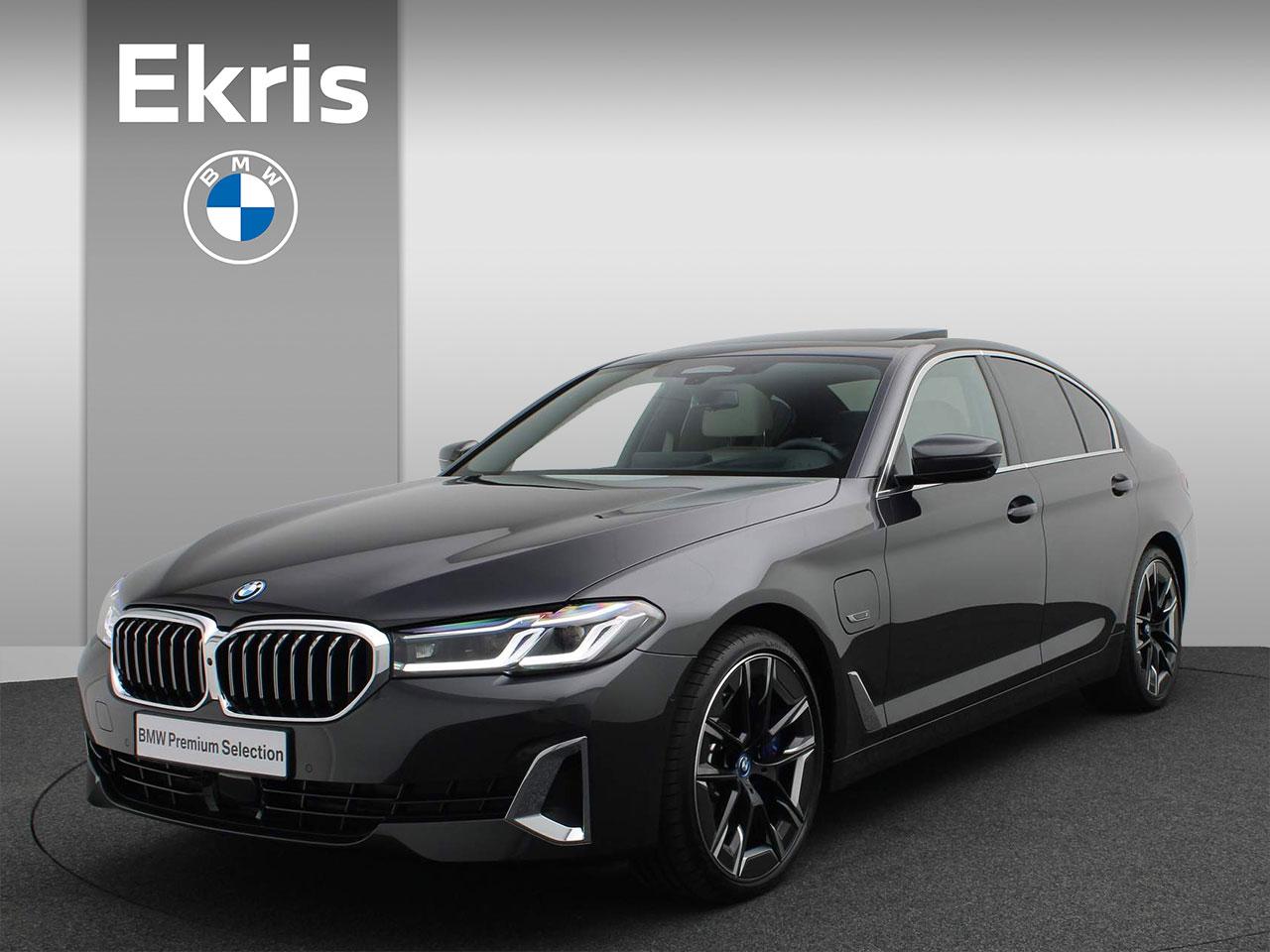 BMW 5 Serie Sedan 545e xDrive High Executive Luxury Line / Laserlight / Schuidak / Comfortstoelen / 20"