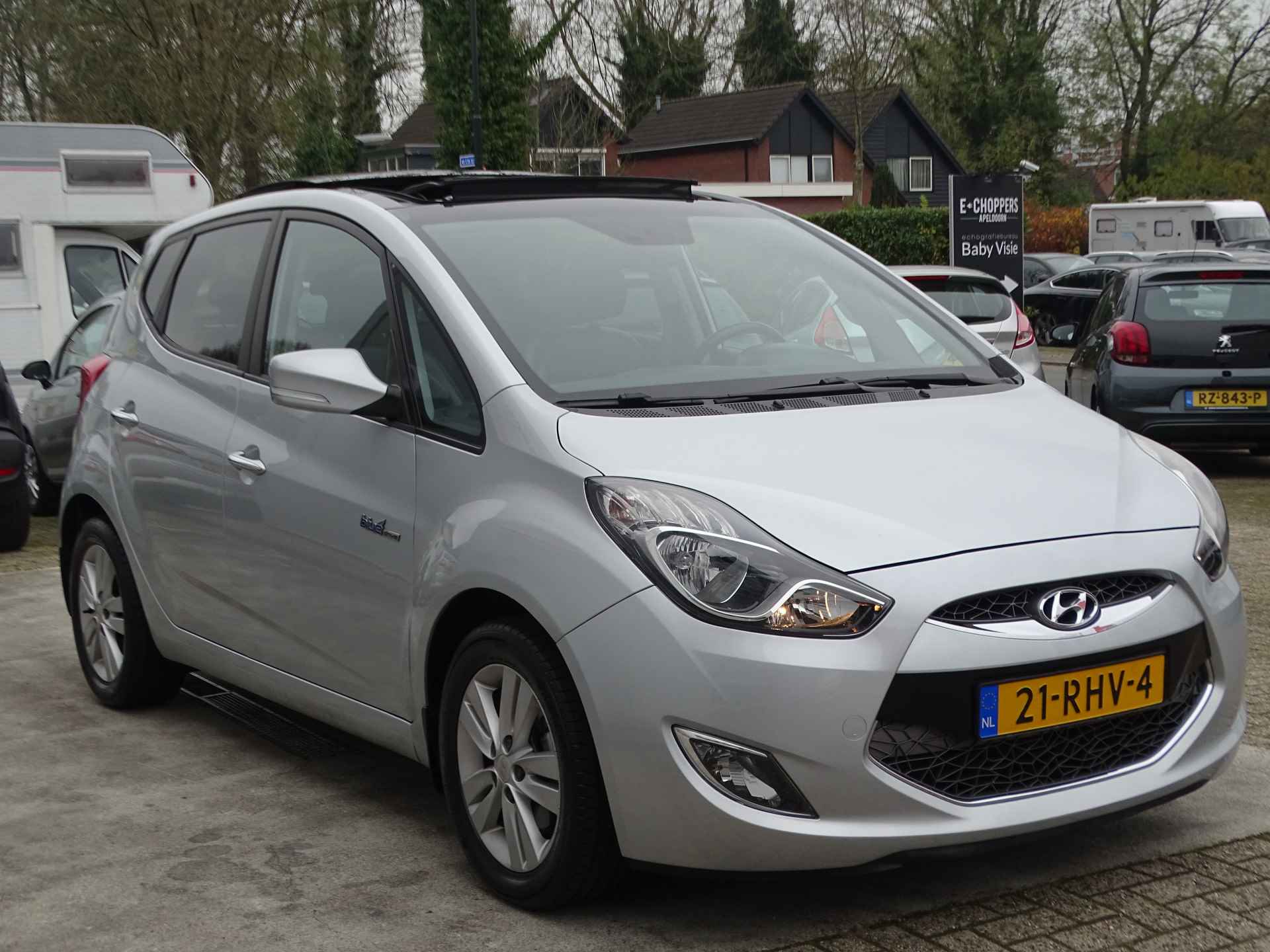 Hyundai ix20 1.6i i-Catcher, Schuif/Kanteldak, Camera, Cruise, Leder, NL/NAP! - 18/59