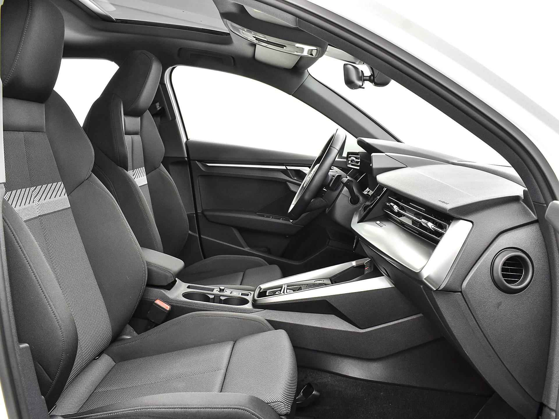 Audi A3 Sportback 30 TFSI Advanced edition | Panorama dak | Sportstoelen | Achteruitrijcamera | LM velgen 18" | - 9/31