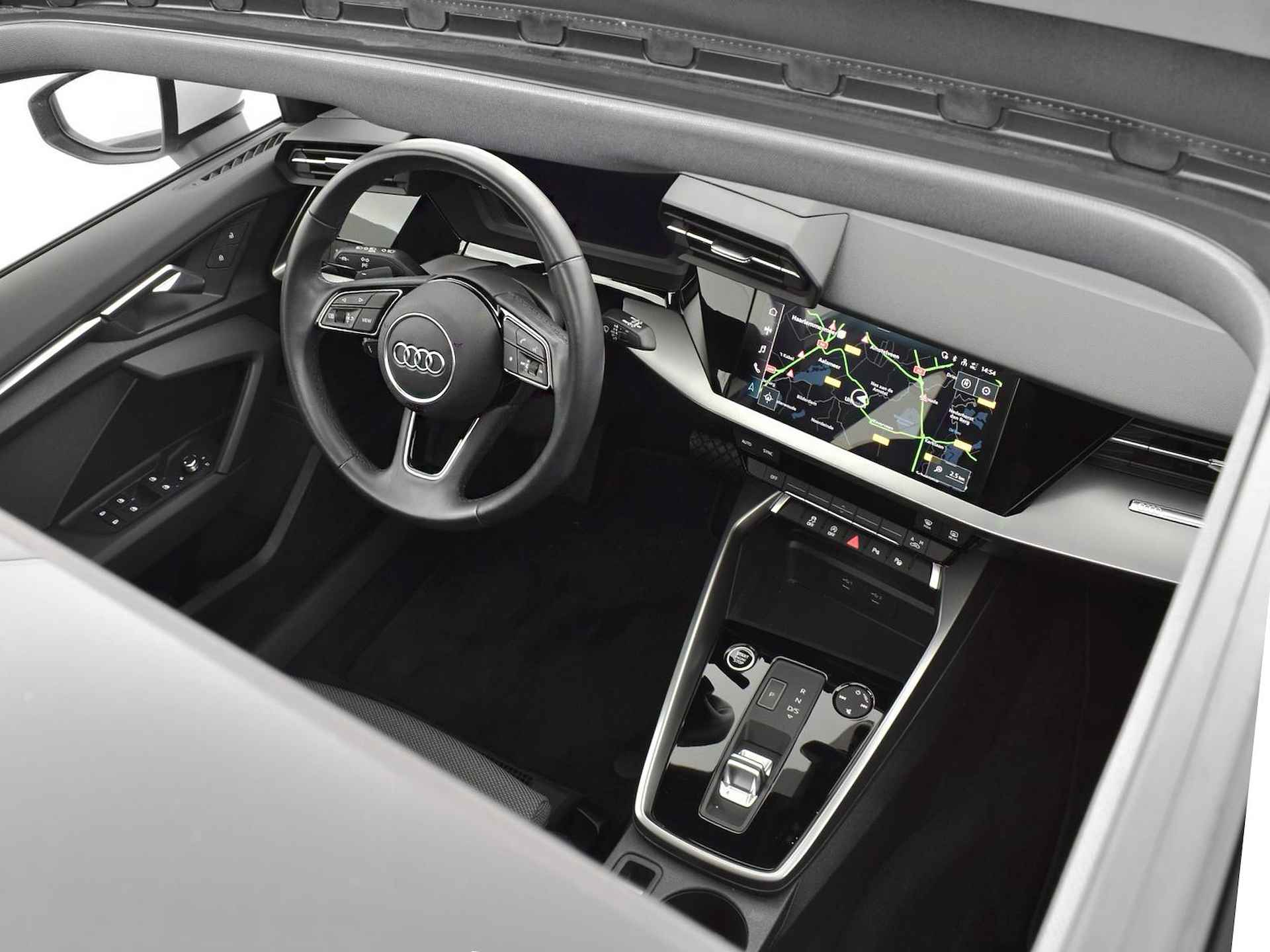 Audi A3 Sportback 30 TFSI Advanced edition | Panorama dak | Sportstoelen | Achteruitrijcamera | LM velgen 18" | - 31/31