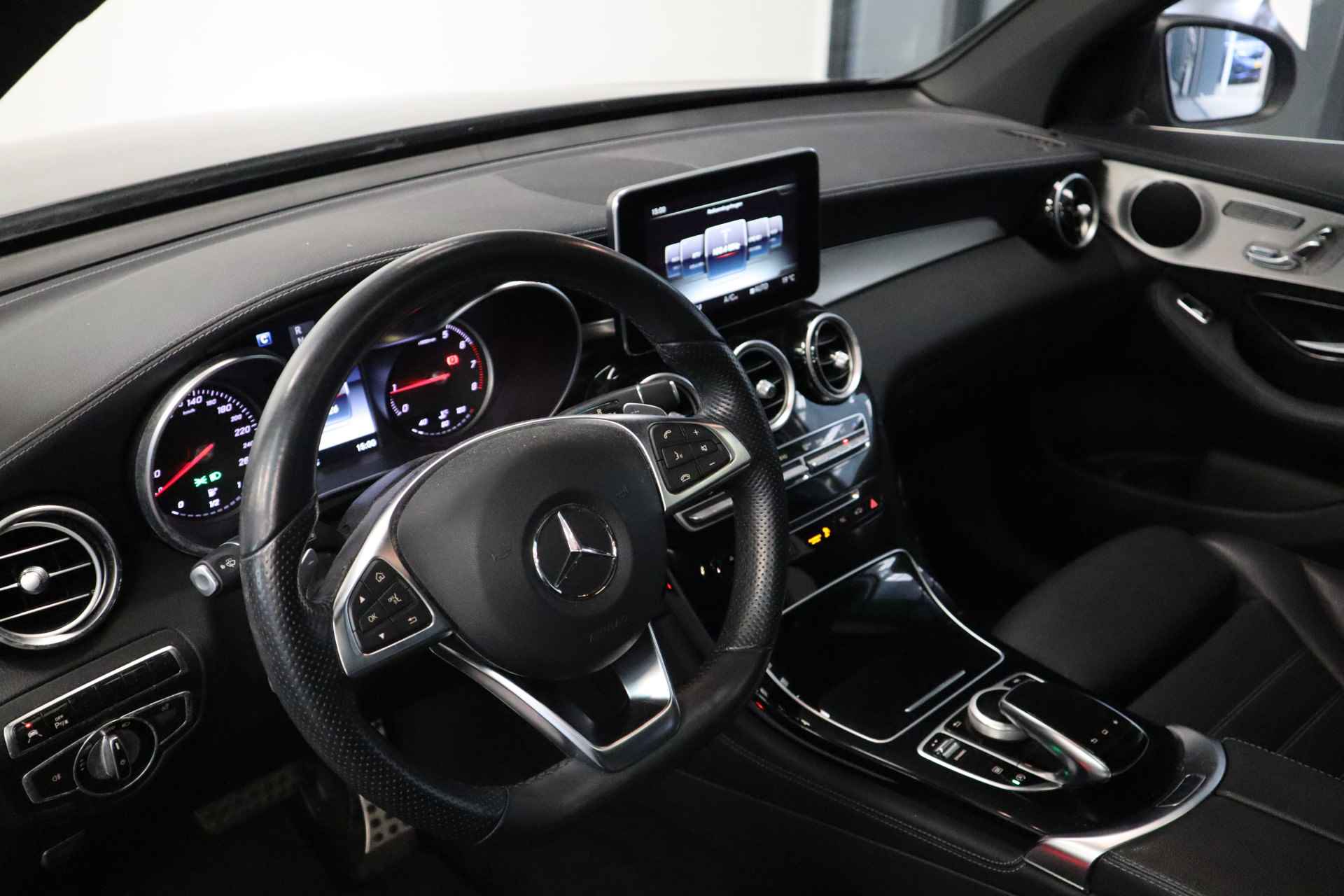 Mercedes-Benz GLC 250 4MATIC Edition 1 Panorama schuifdak, Leder, Camera, AMG pakket - 4/20