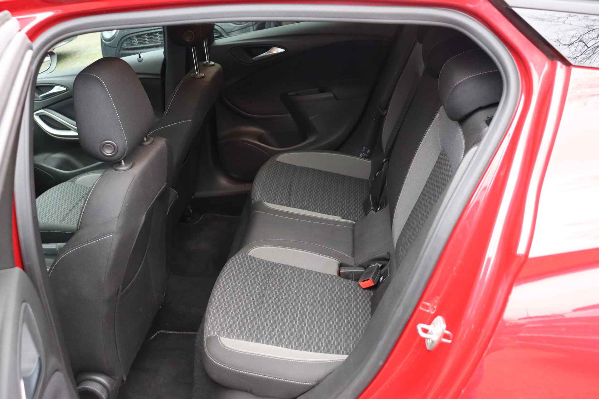 Opel Astra 1.2 Business Edition / Carplay / Navi / 17'' LMV / Climate - 14/40