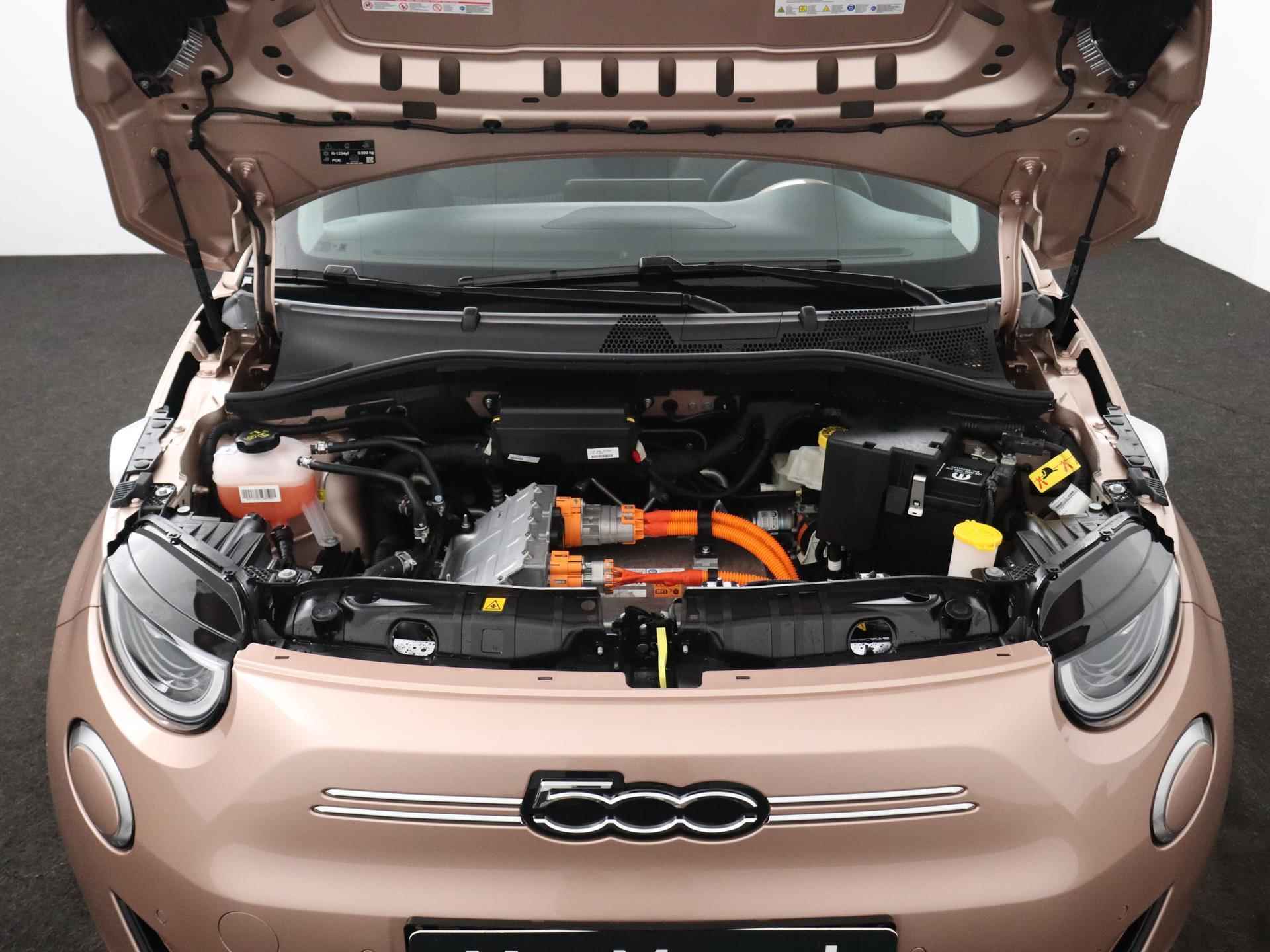 Fiat 500E Cabrio Icon 42kWh | NAV | CARPLAY | CAM | PDC | ECC | LMV | LED | €2000,- SUBSIDIE! - 18/20