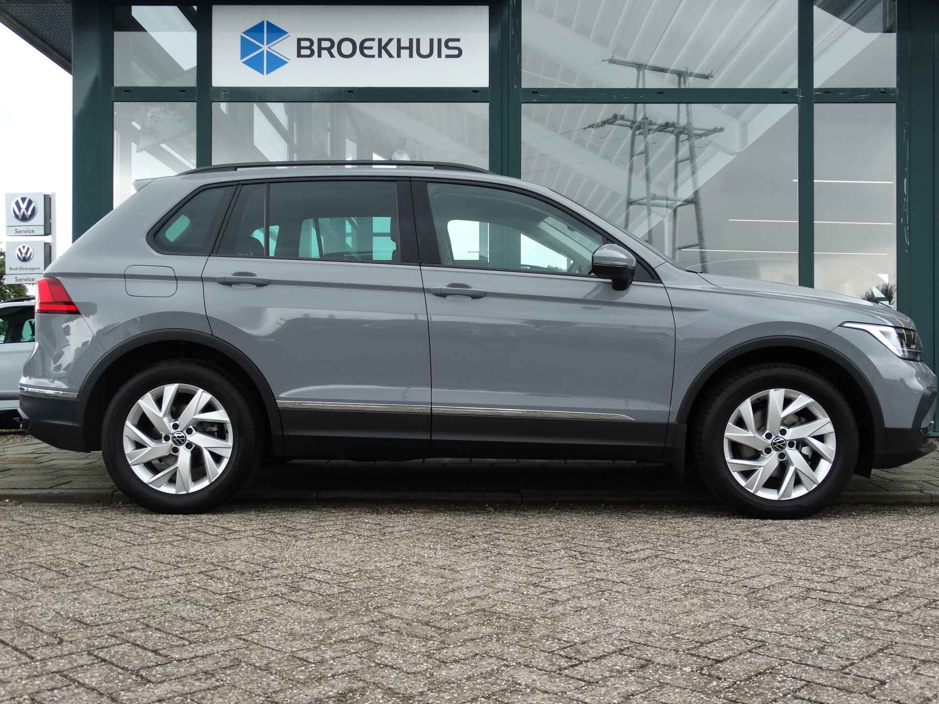 Volkswagen Tiguan 1.5 TSI 7-DSG 150 PK Life | Trekhaak | Achteruitrijcamera | Stoelverwarming | - 7/49