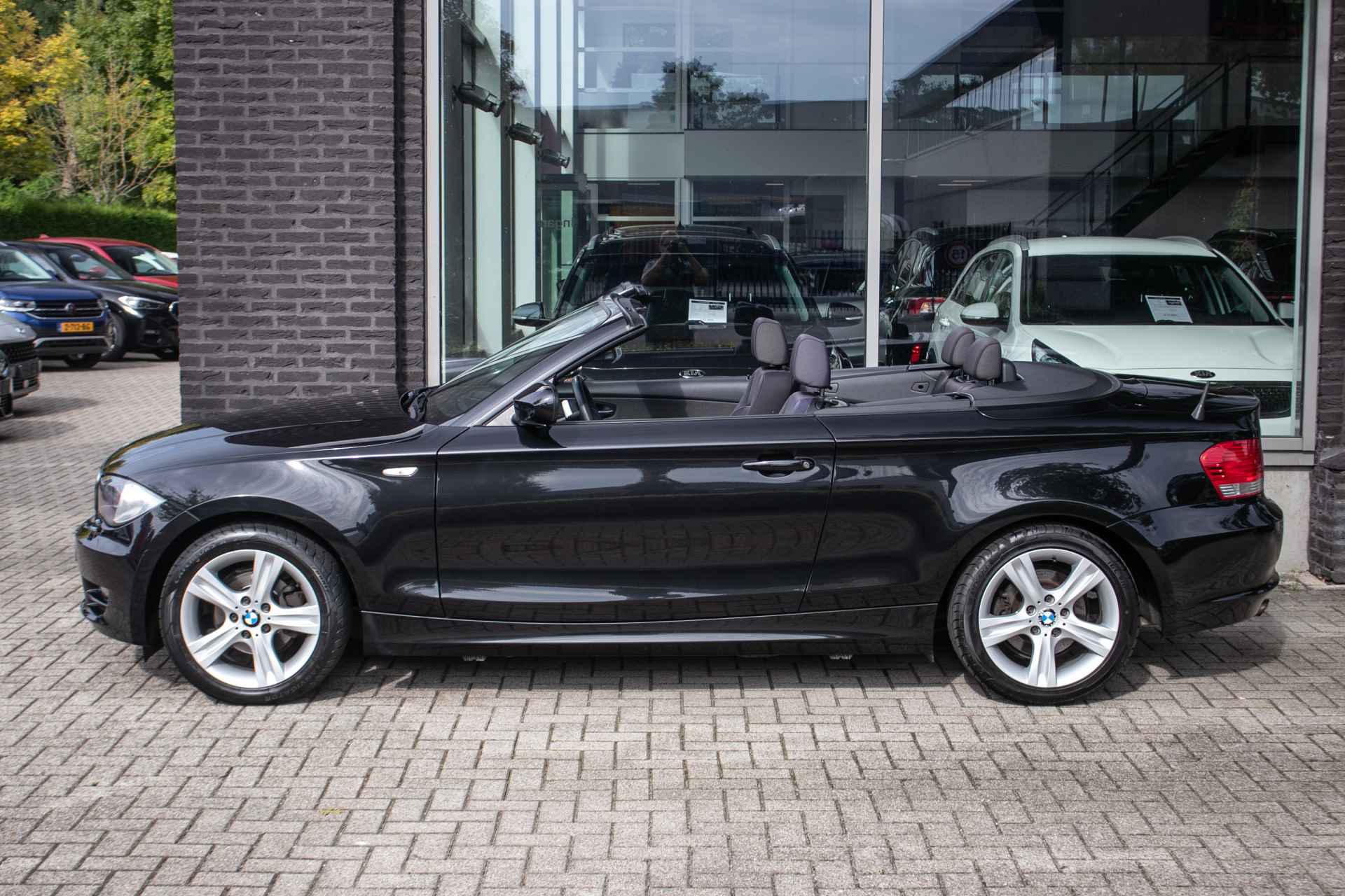 BMW 1 Serie Cabrio 118i Executive - All-in rijklrprs | 1e eig. | Netjes onderhouden - 2/37