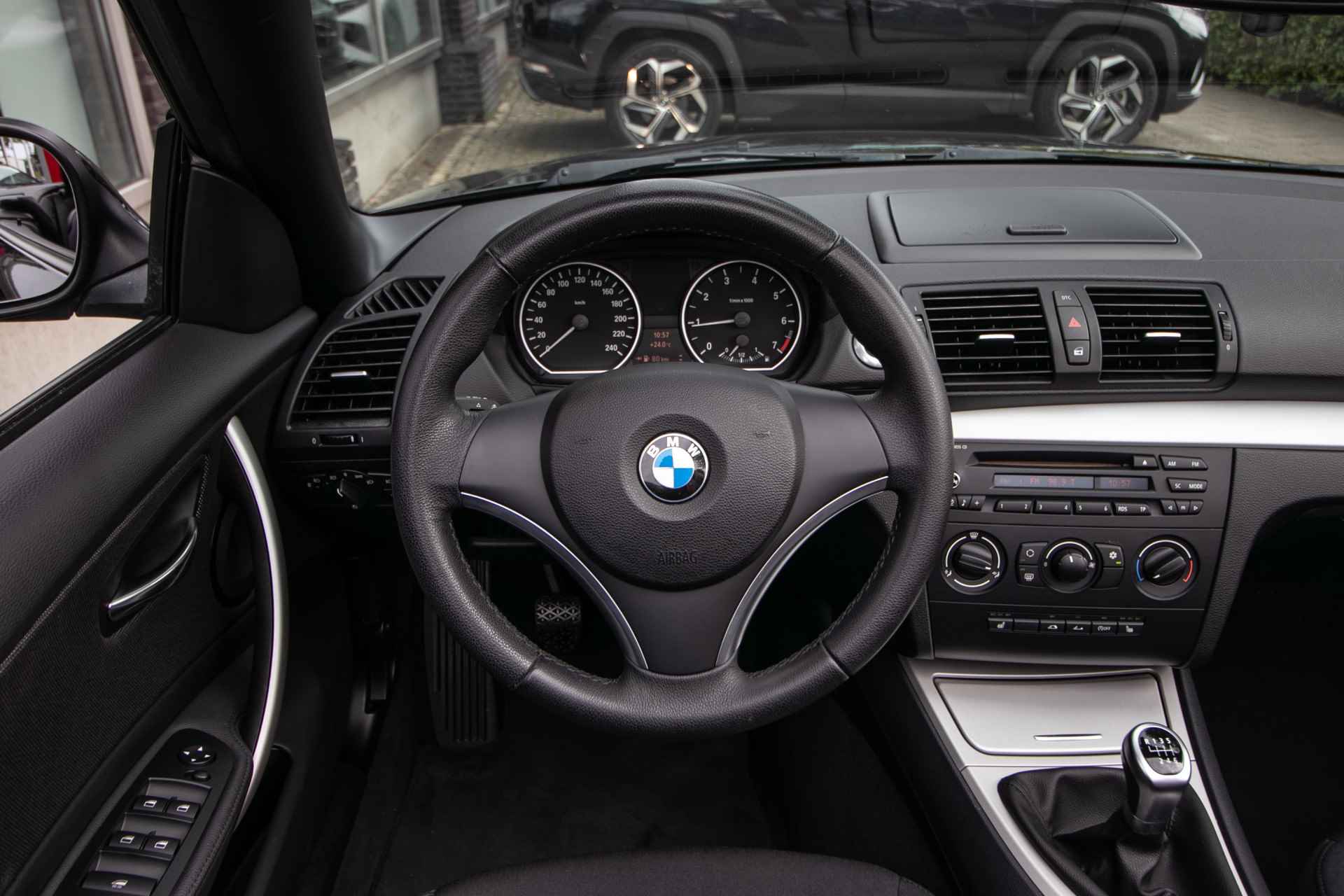 BMW 1 Serie Cabrio 118i Executive - All-in rijklrprs | 1e eig. | Netjes onderhouden - 16/37