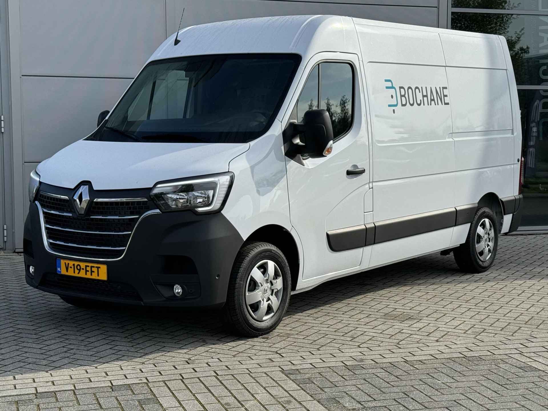 Renault Master 2.3 dCi 135 T35 L2H2 Work Edition | DEMO | AIRCO | CRUISE CONTROL | NAVIGATIE | CAMERA | PARKEER SENSOREN VOOR + ACHTER | - 5/17