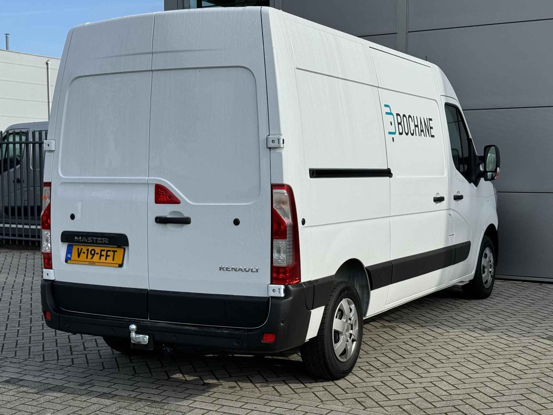 Renault Master 2.3 dCi 135 T35 L2H2 Work Edition | DEMO | AIRCO | CRUISE CONTROL | NAVIGATIE | CAMERA | PARKEER SENSOREN VOOR + ACHTER | - 17/17