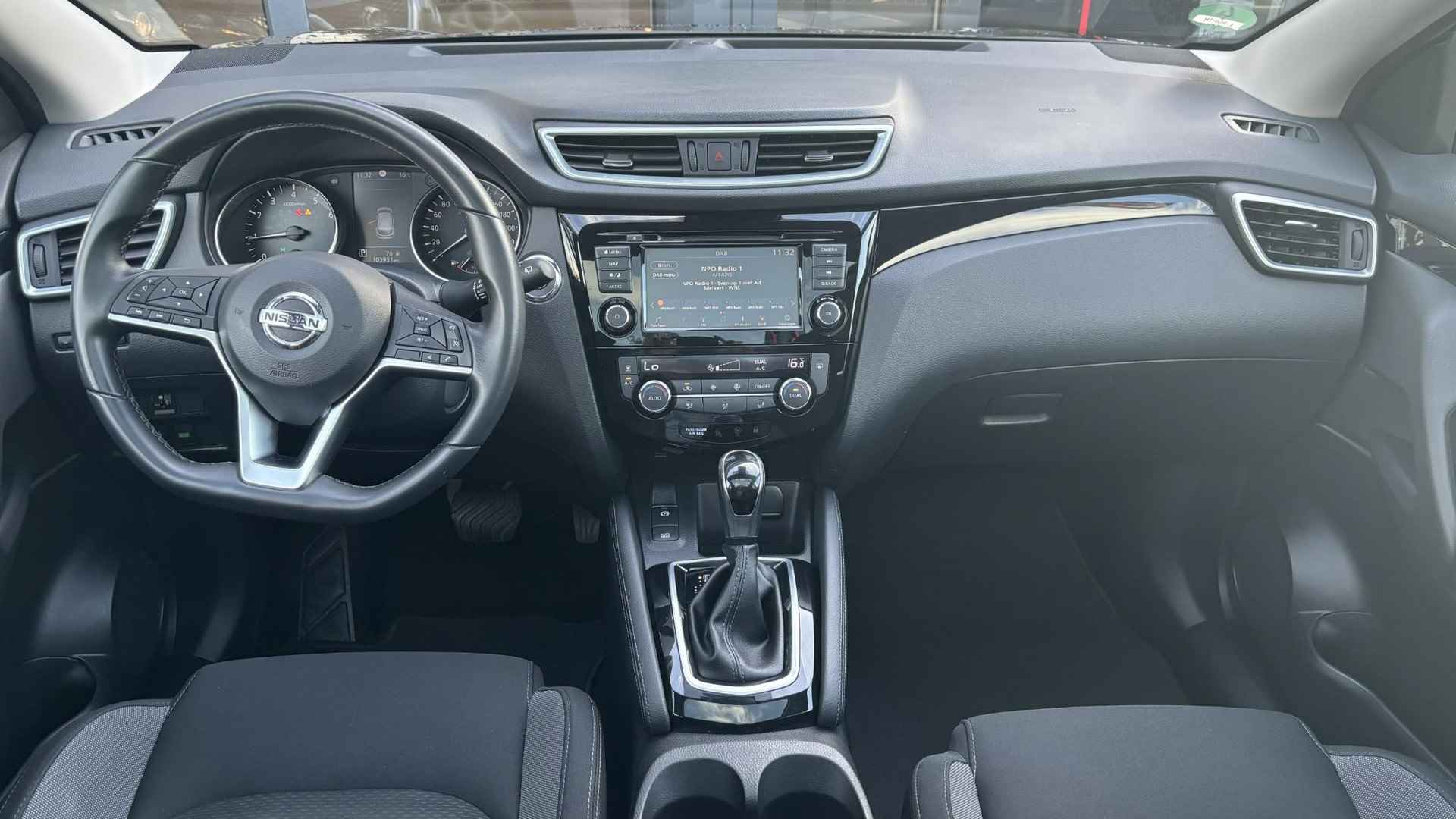 Nissan Qashqai 1.3 DIG-T N-Connecta | Panoramadak | 360 Camera | Stoelverwarming - 4/30