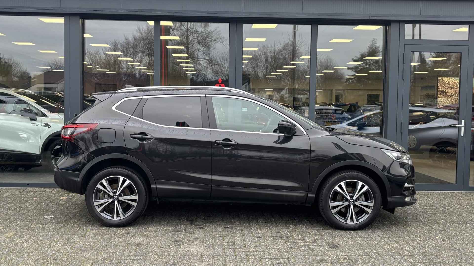 Nissan Qashqai 1.3 DIG-T N-Connecta | Panoramadak | 360 Camera | Stoelverwarming - 20/30