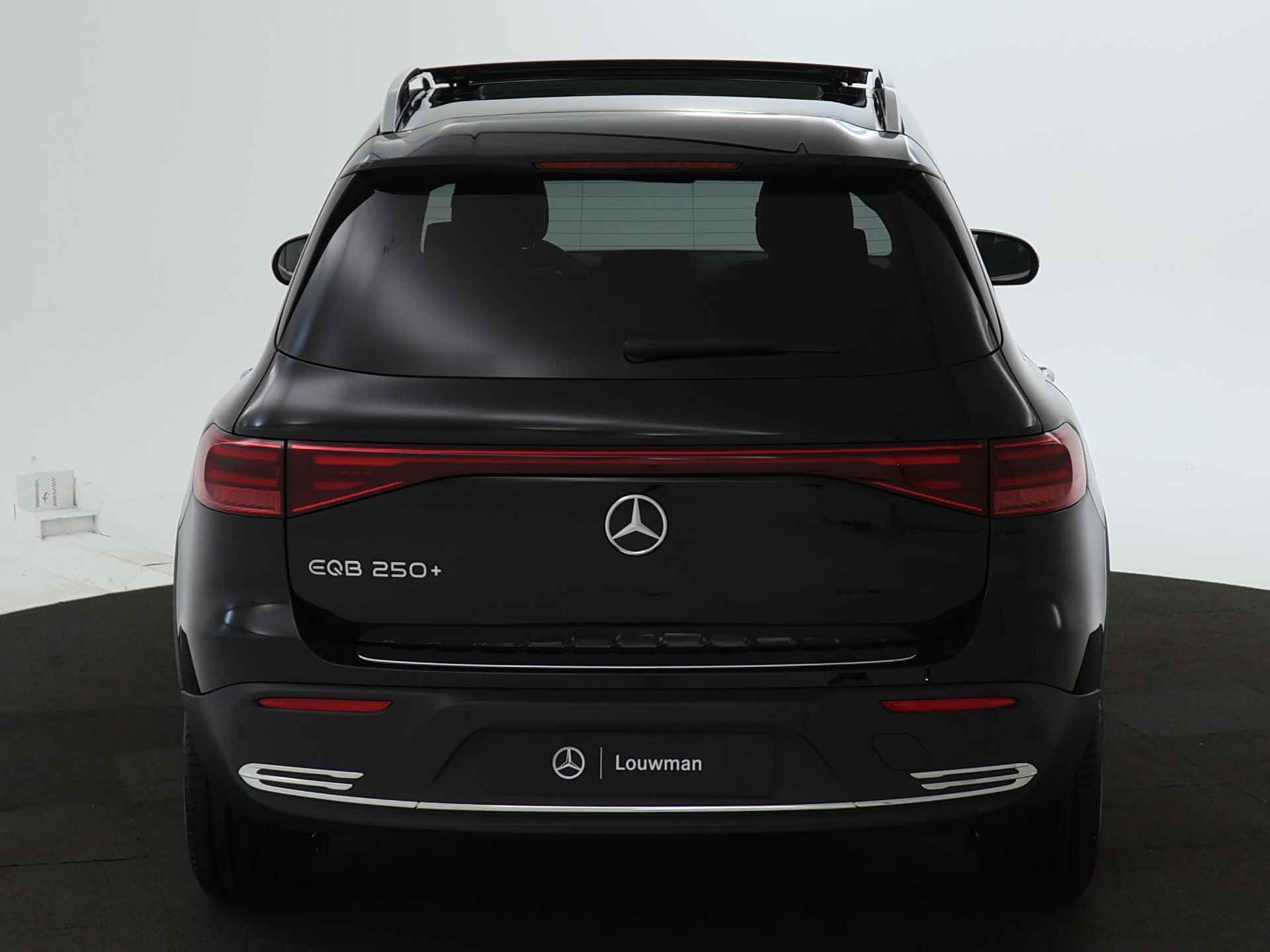 Mercedes-Benz EQB 250+ Luxury Line LIMITED 71 kWh | Parkeerpakket met achteruitrijcamera | KEYLESS-GO comfort pakket | Dodehoekassistent | EASY PACK achterklep | GUARD 360° Voertuigbescherming Plus | Premium pakket | - 32/42