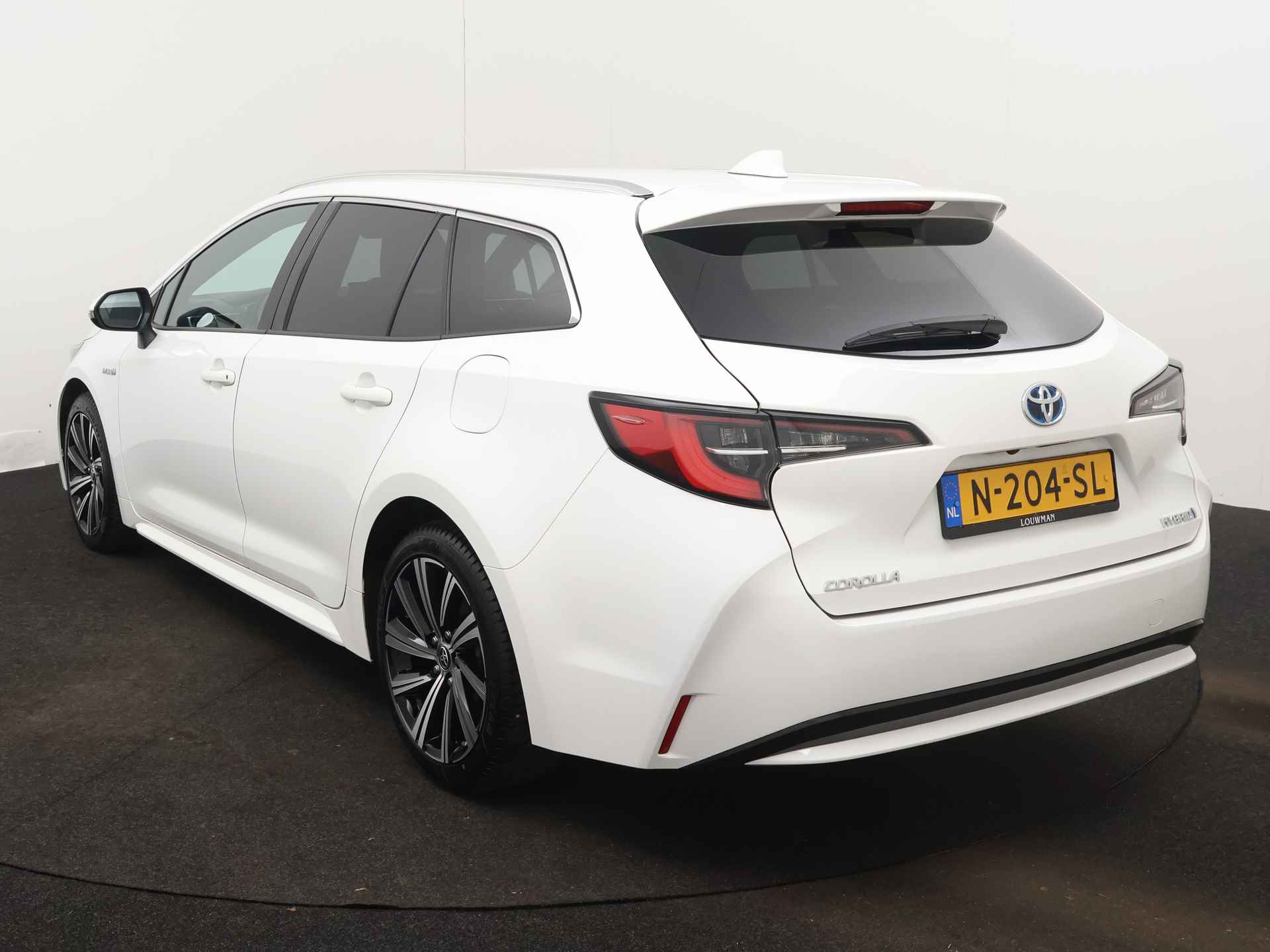 Toyota Corolla Touring Sports 1.8 Hybrid Dynamic | Camera | Climate Control | LM velgen | Cruise Control Adaptief | Stoelverwarming | Draadloze telefoonlader | - 17/43