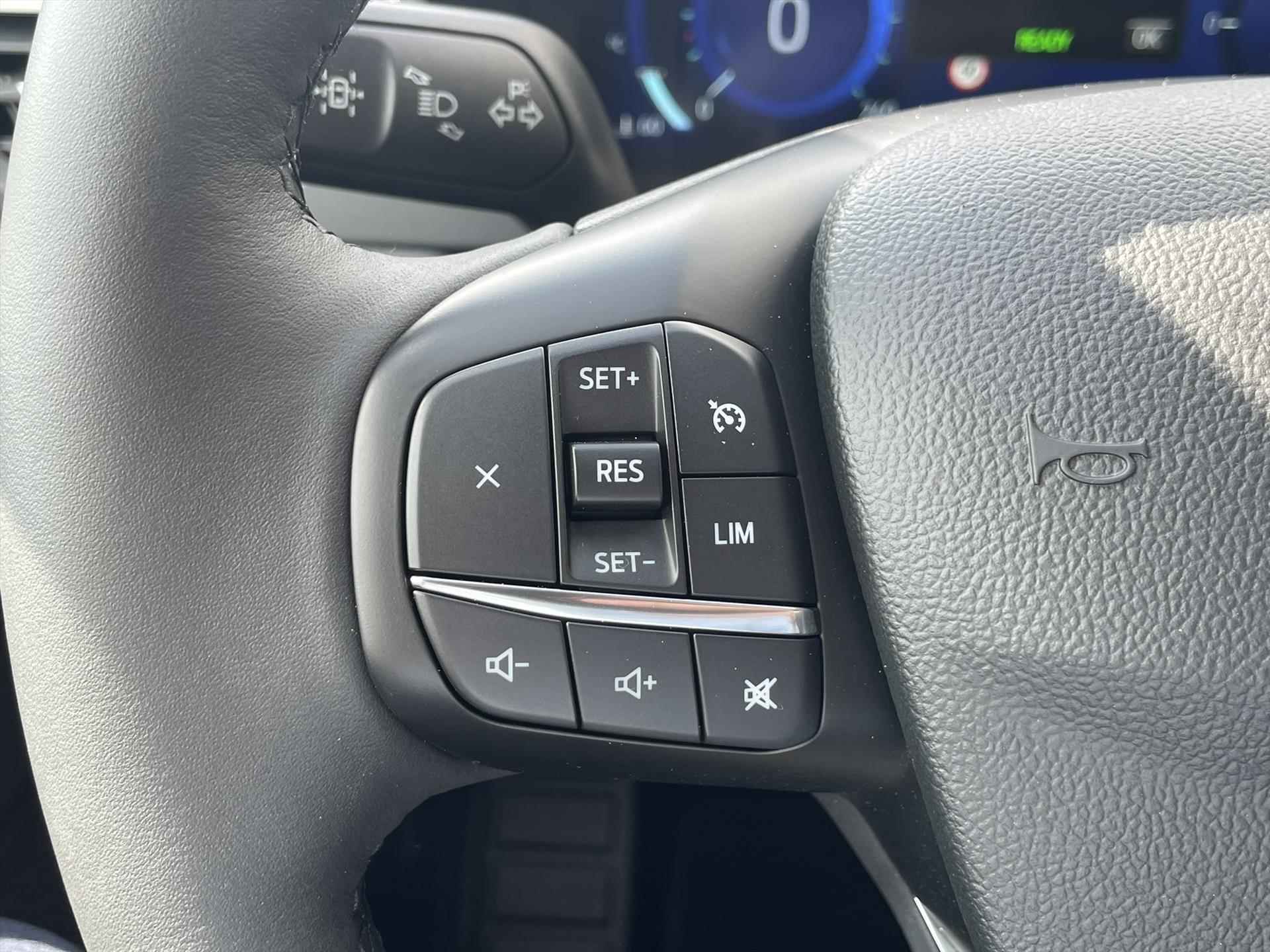 Ford Kuga 2.5 PHEV e-CVT 225pk Titanium X | AUTOMAAT | Navigatie | PDC Voor & Achter | Camera Achter | Head-Up Display | - 14/35